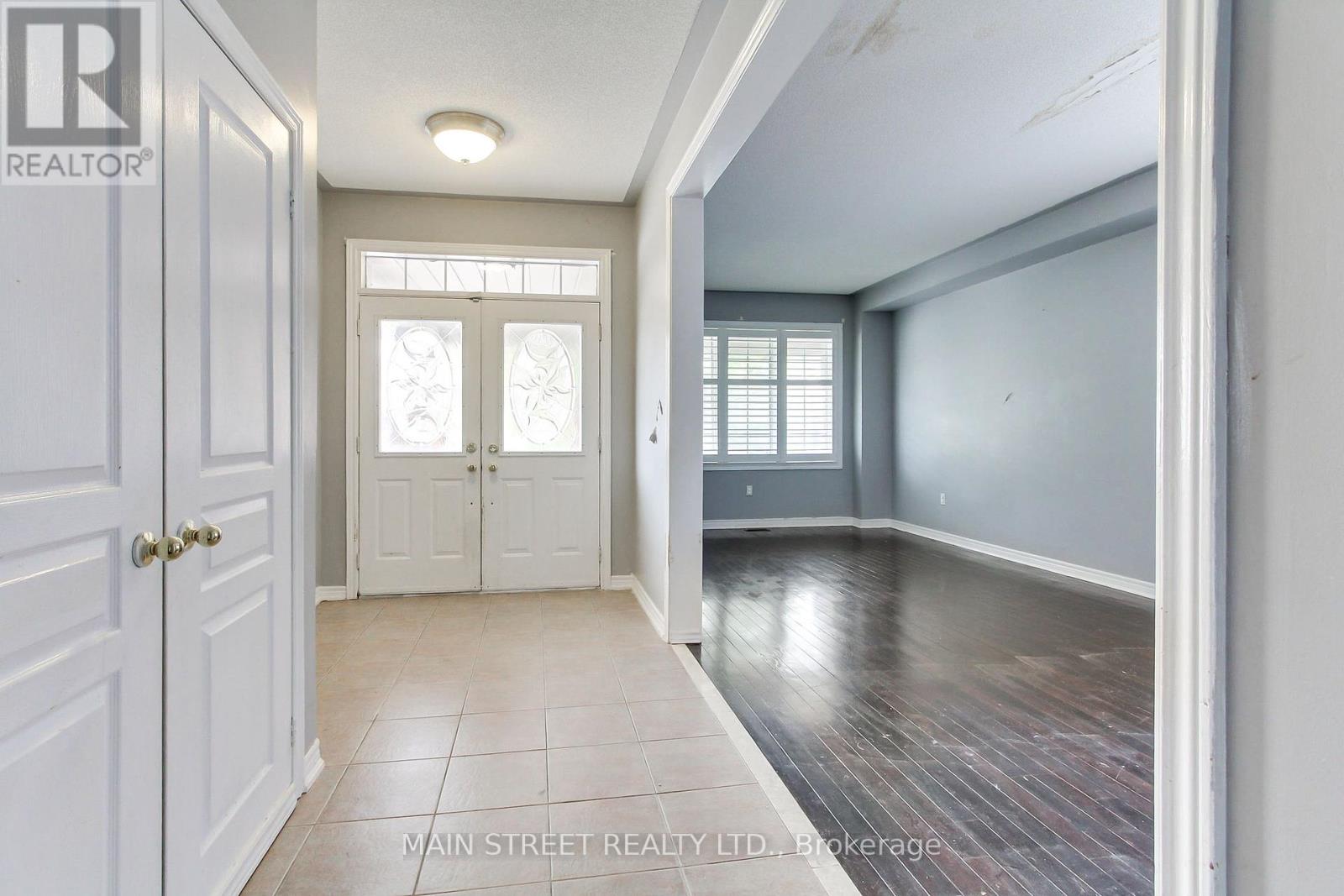 4 Cider Crescent Crescent, Richmond Hill, Ontario  L4E 4A4 - Photo 3 - N12425636