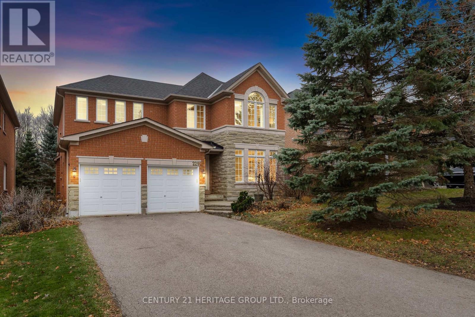 229 Willis Drive, Aurora, Ontario  L4G 7M2 - Photo 1 - N12425694