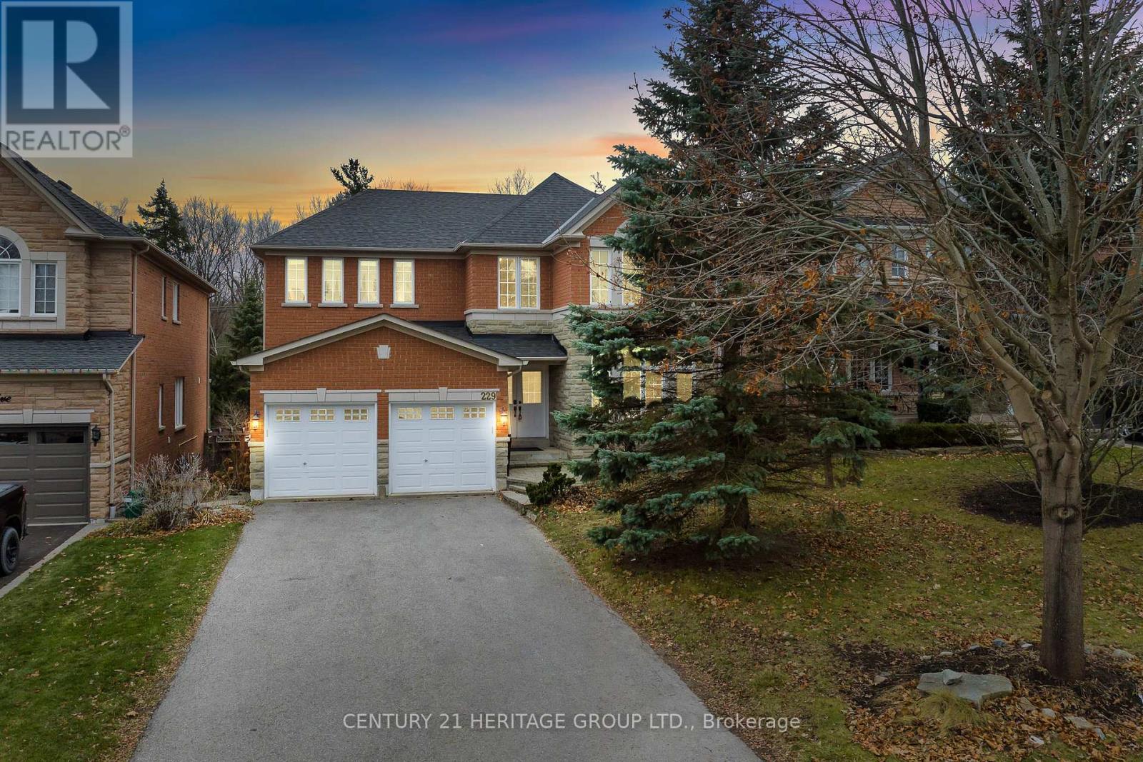 229 Willis Drive, Aurora, Ontario  L4G 7M2 - Photo 2 - N12425694