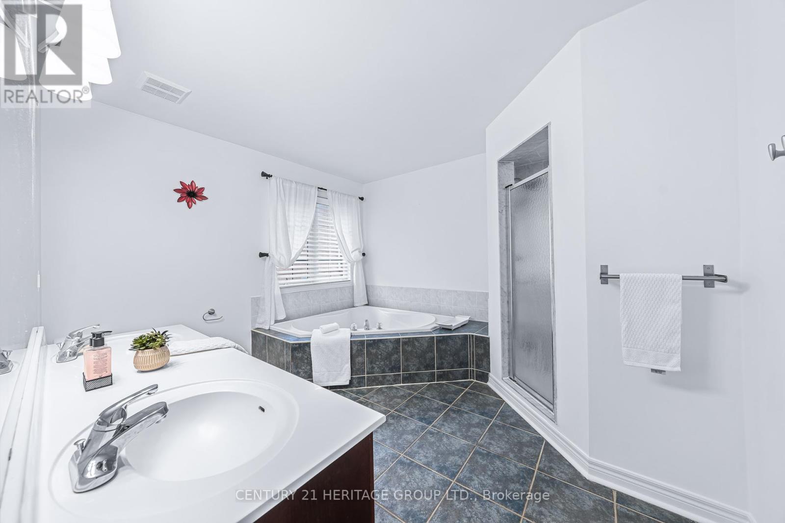 229 Willis Drive, Aurora, Ontario  L4G 7M2 - Photo 22 - N12425694
