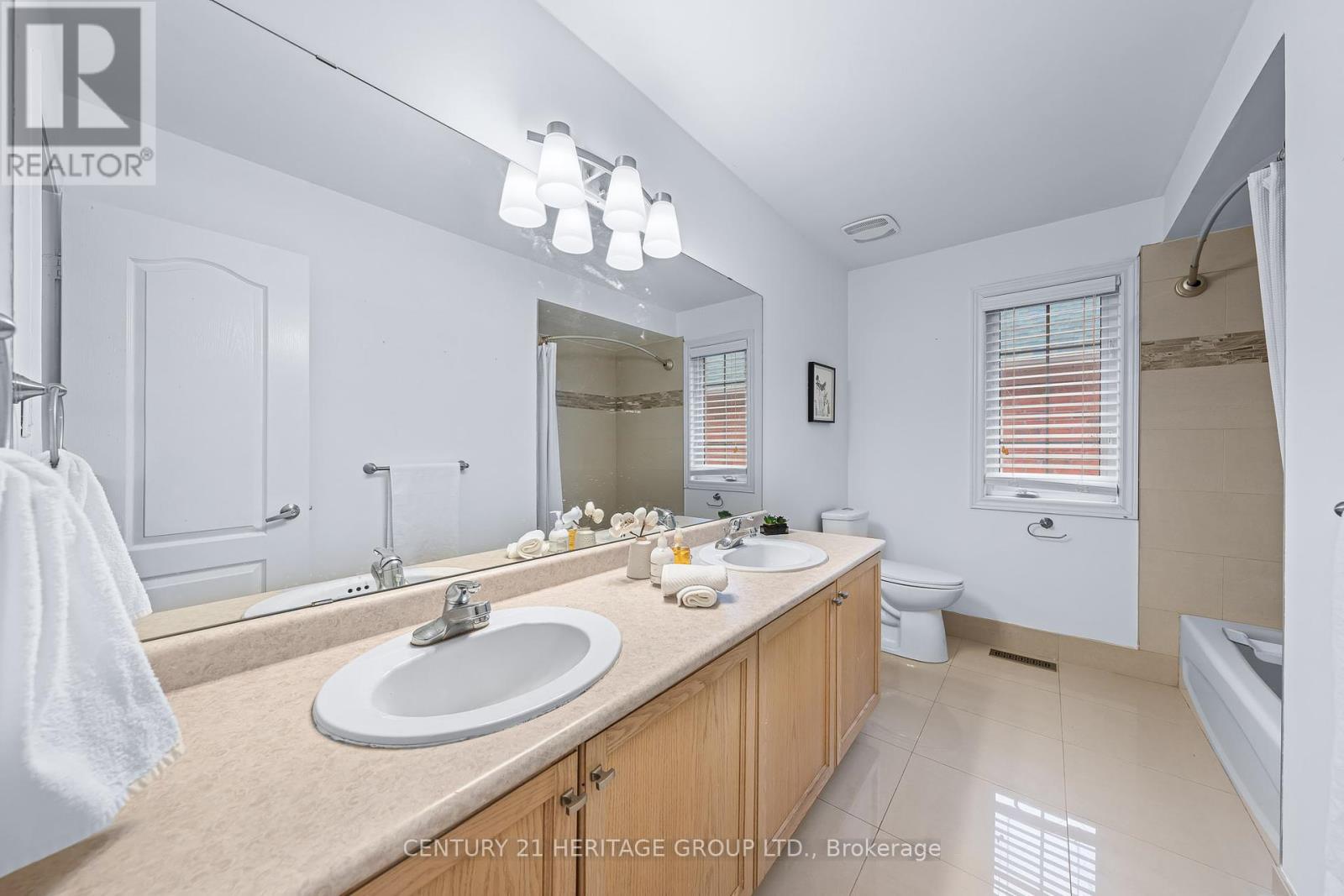 229 Willis Drive, Aurora, Ontario  L4G 7M2 - Photo 26 - N12425694