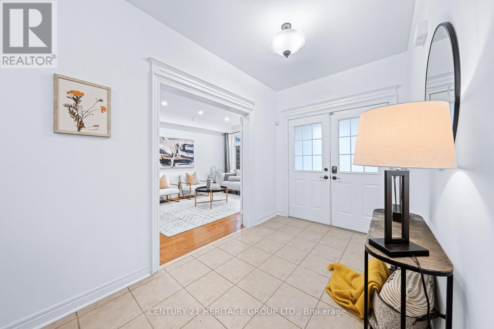229 Willis Drive, Aurora, Ontario  L4G 7M2 - Photo 3 - N12425694
