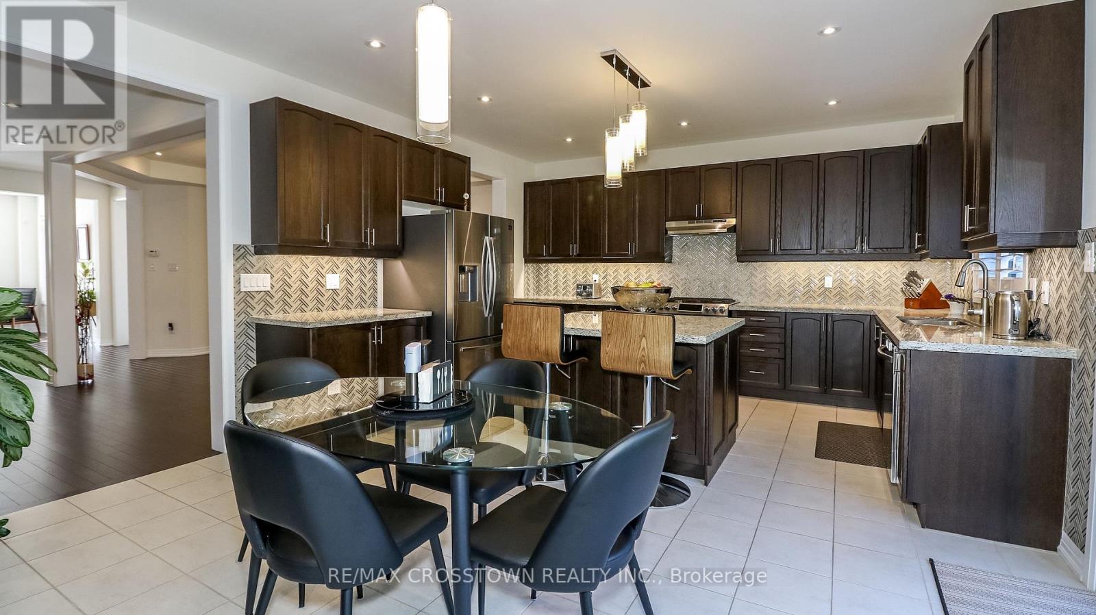 1709 Emberton Way, Innisfil, Ontario  L9S 0N4 - Photo 12 - N12425808