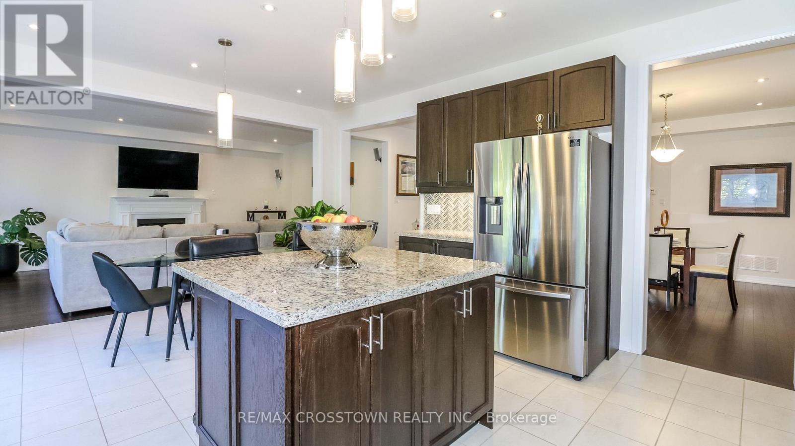 1709 Emberton Way, Innisfil, Ontario  L9S 0N4 - Photo 14 - N12425808