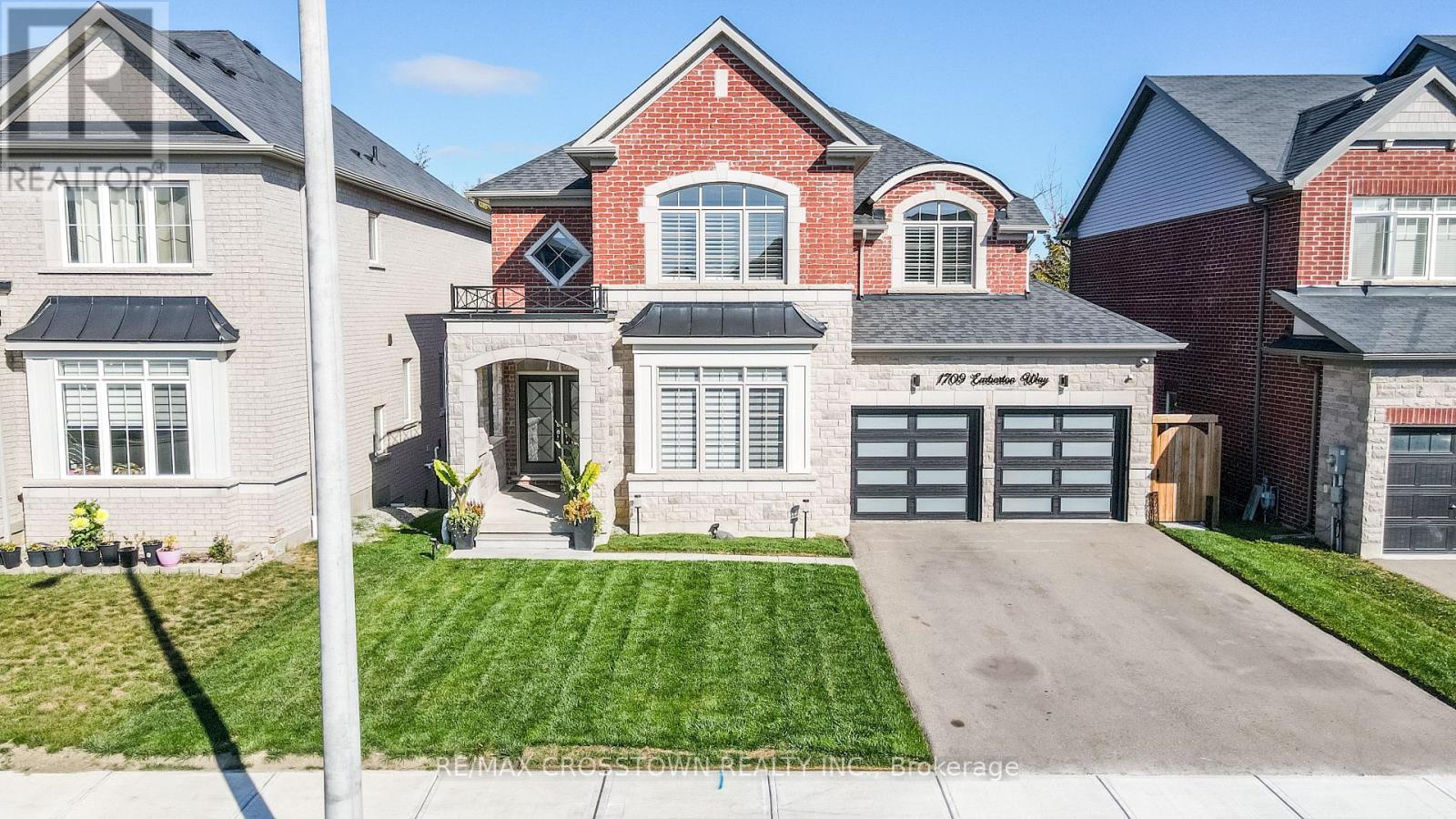 1709 Emberton Way, Innisfil, Ontario  L9S 0N4 - Photo 3 - N12425808