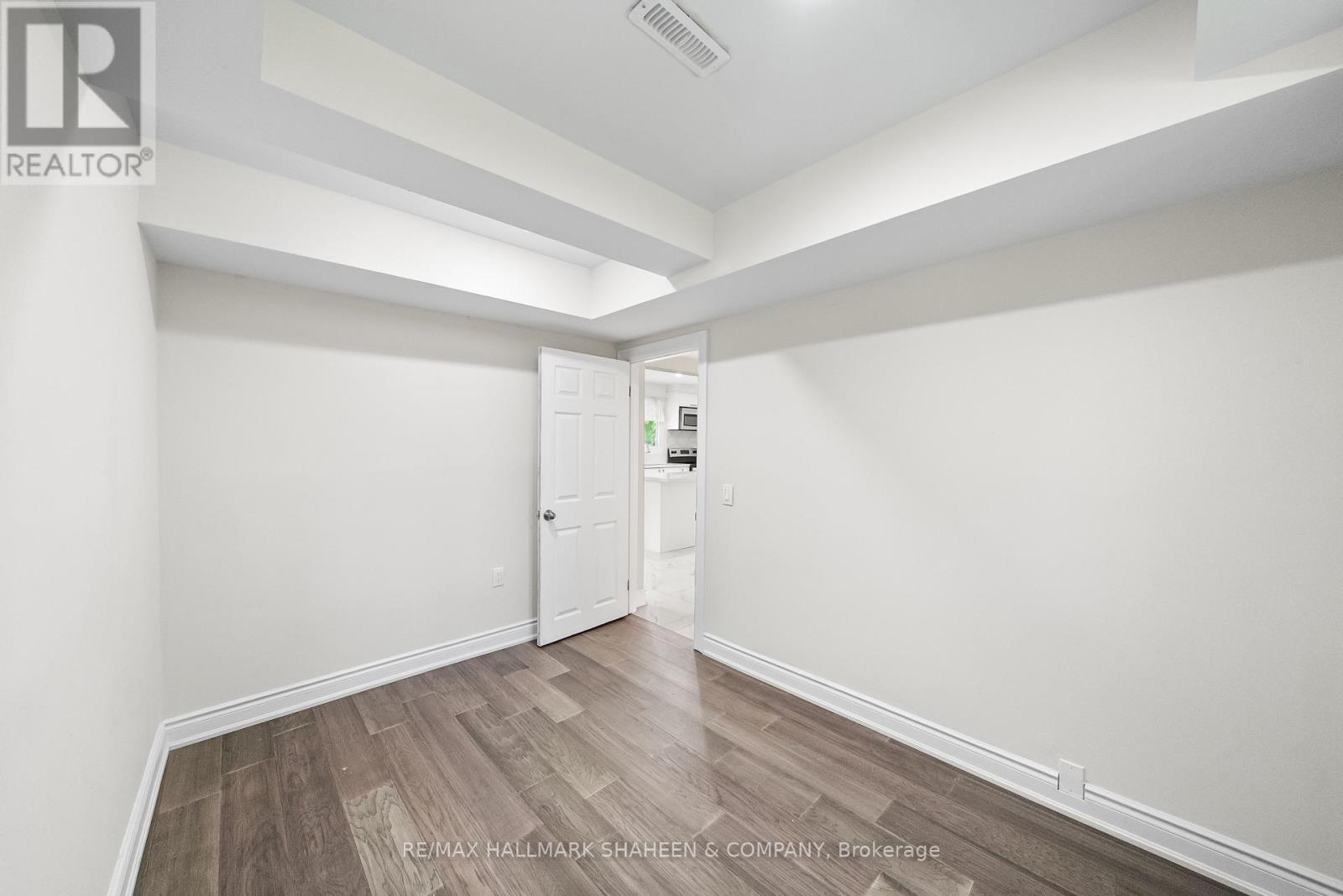 312 Terrace Drive, Georgina, Ontario  L4P 2Y8 - Photo 18 - N12425828