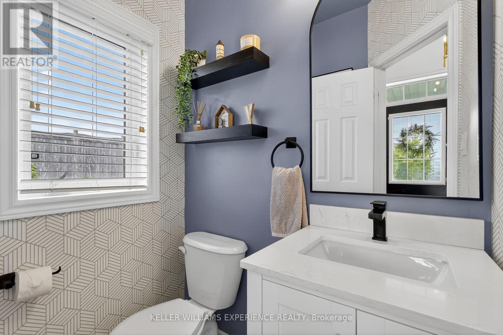 70 Pearcey Crescent, Barrie, Ontario  L4N 6R7 - Photo 5 - S12425660