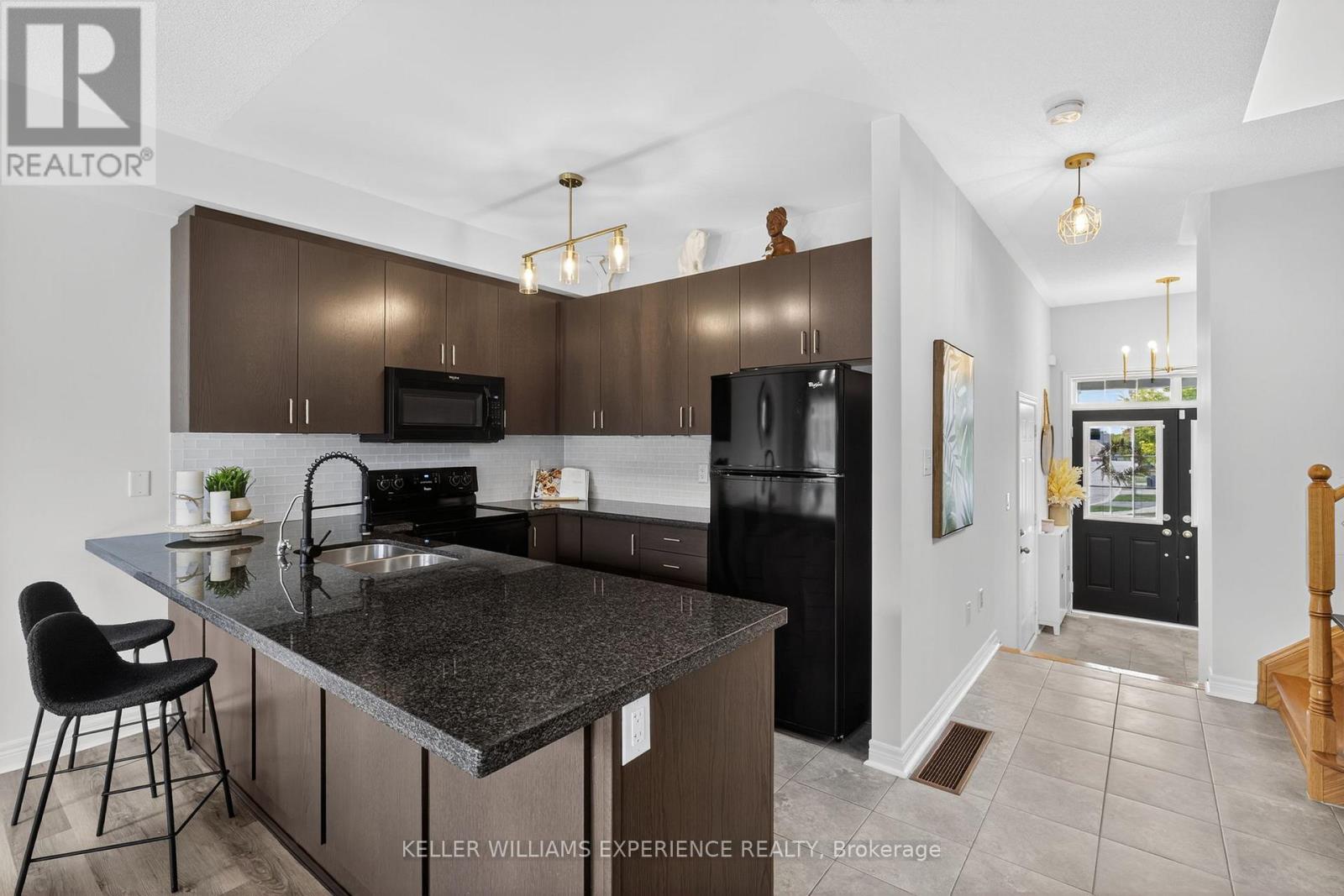 70 Pearcey Crescent, Barrie, Ontario  L4N 6R7 - Photo 7 - S12425660