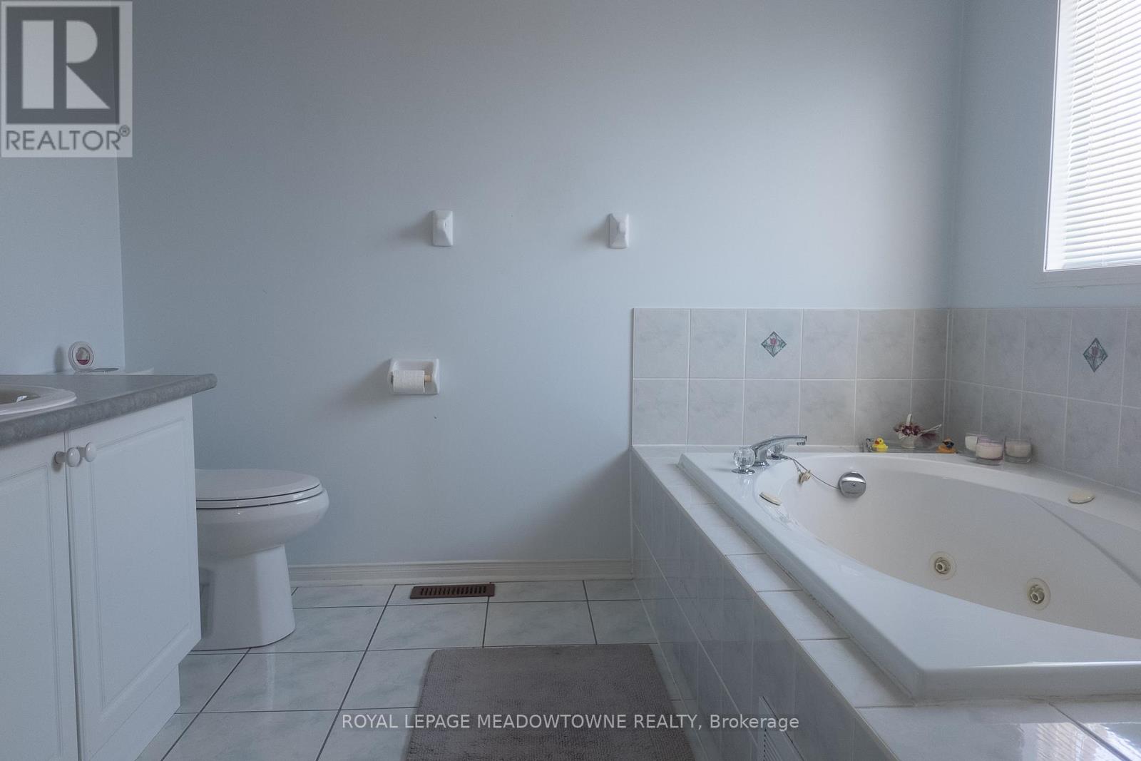 47 Earl Grey Crescent, Brampton, Ontario  L7A 2L2 - Photo 15 - W12425675