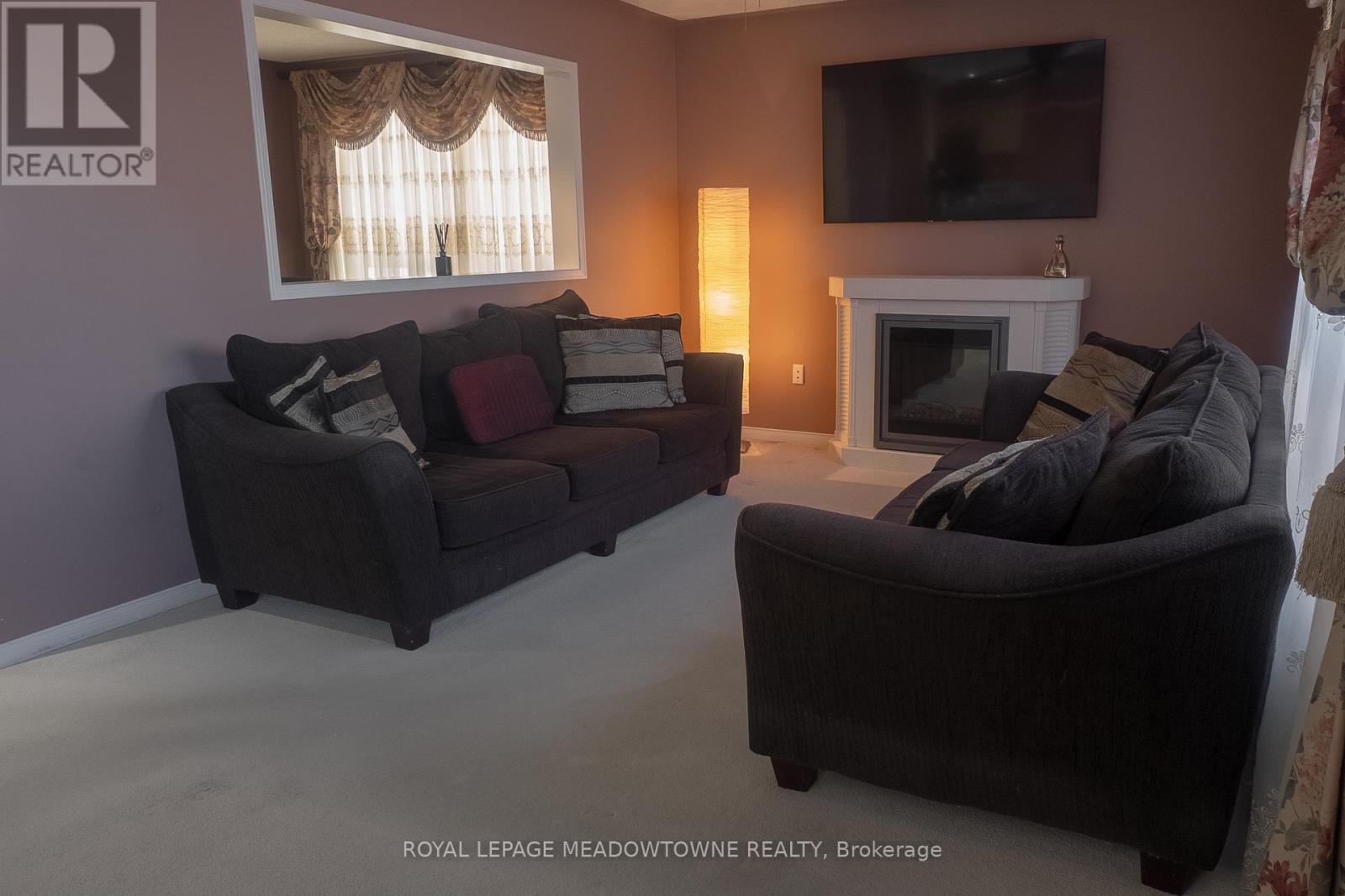 47 Earl Grey Crescent, Brampton, Ontario  L7A 2L2 - Photo 7 - W12425675