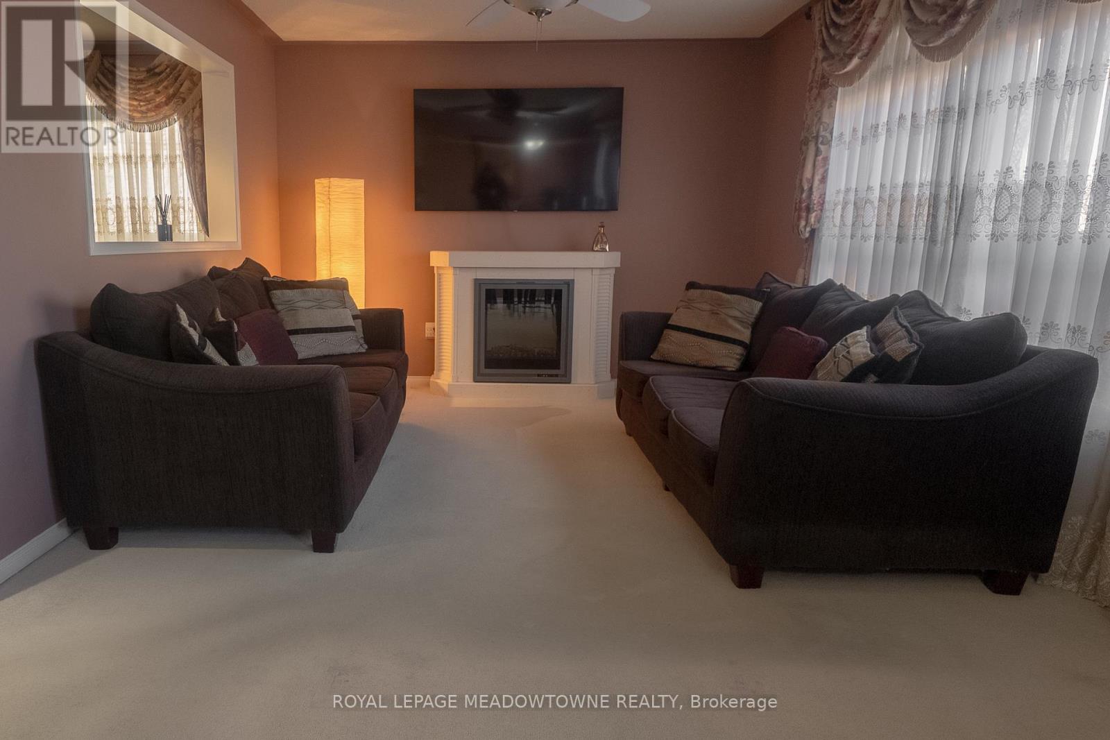 47 Earl Grey Crescent, Brampton, Ontario  L7A 2L2 - Photo 8 - W12425675