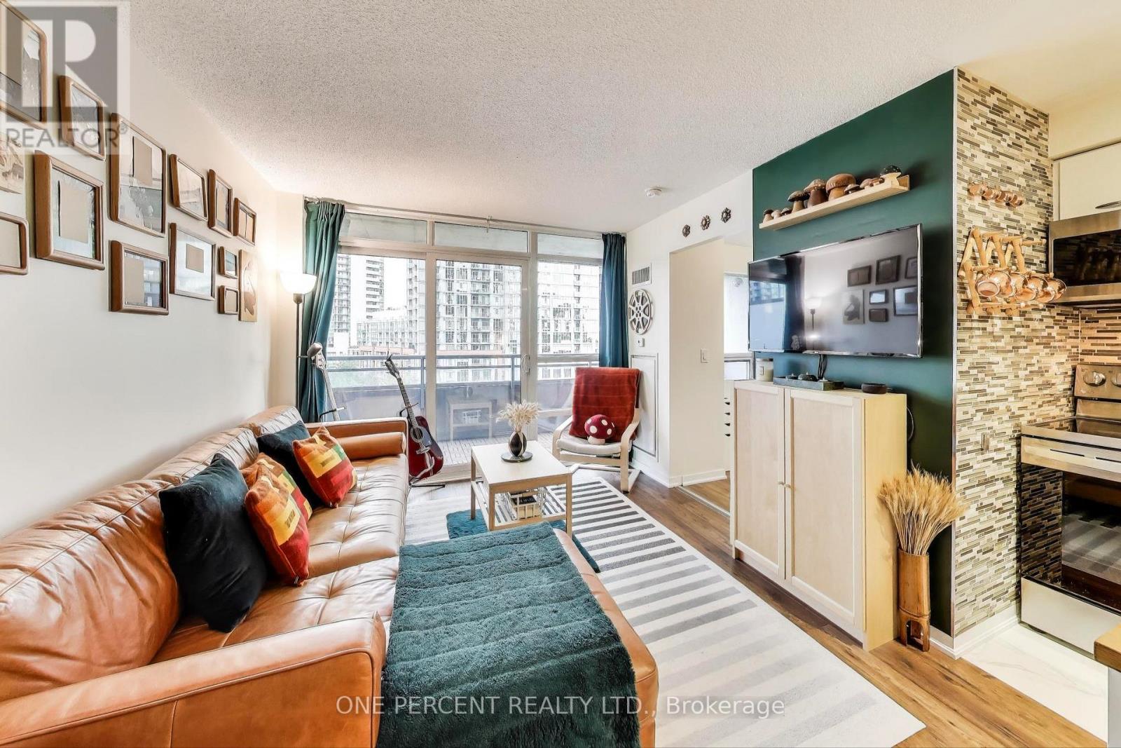 723 - 38 JOE SHUSTER WAY, Toronto, Ontario