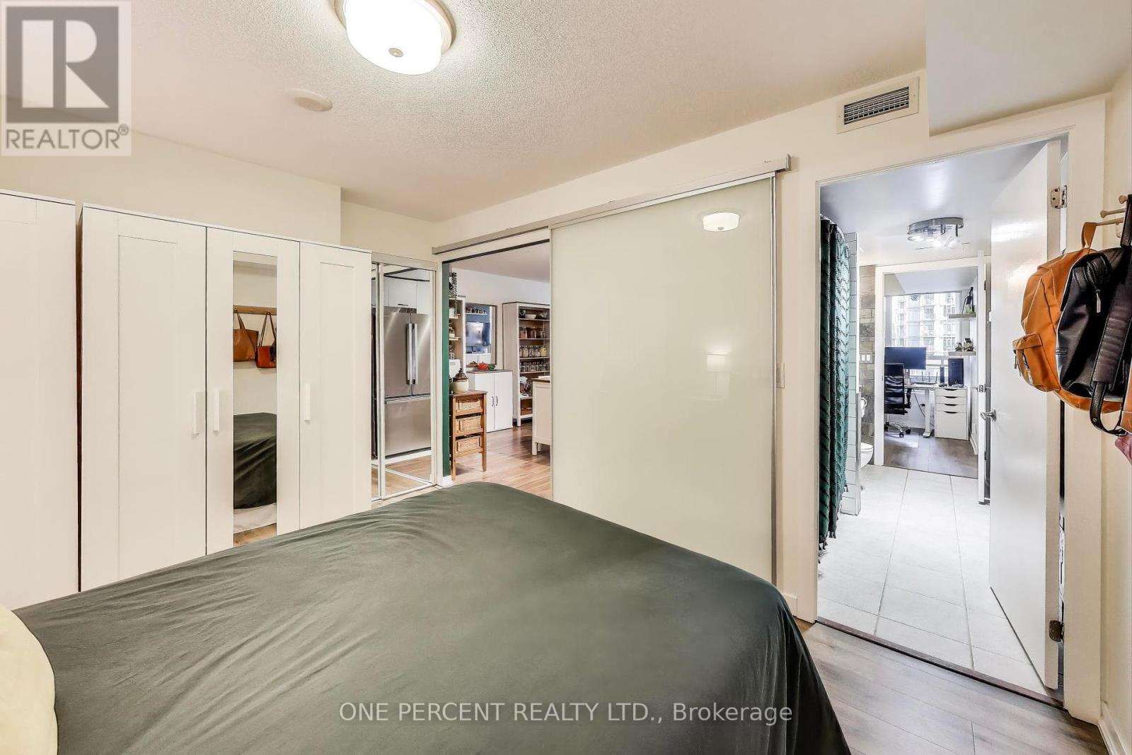 723 - 38 Joe Shuster Way, Toronto, Ontario  M6K 0A5 - Photo 11 - W12425679