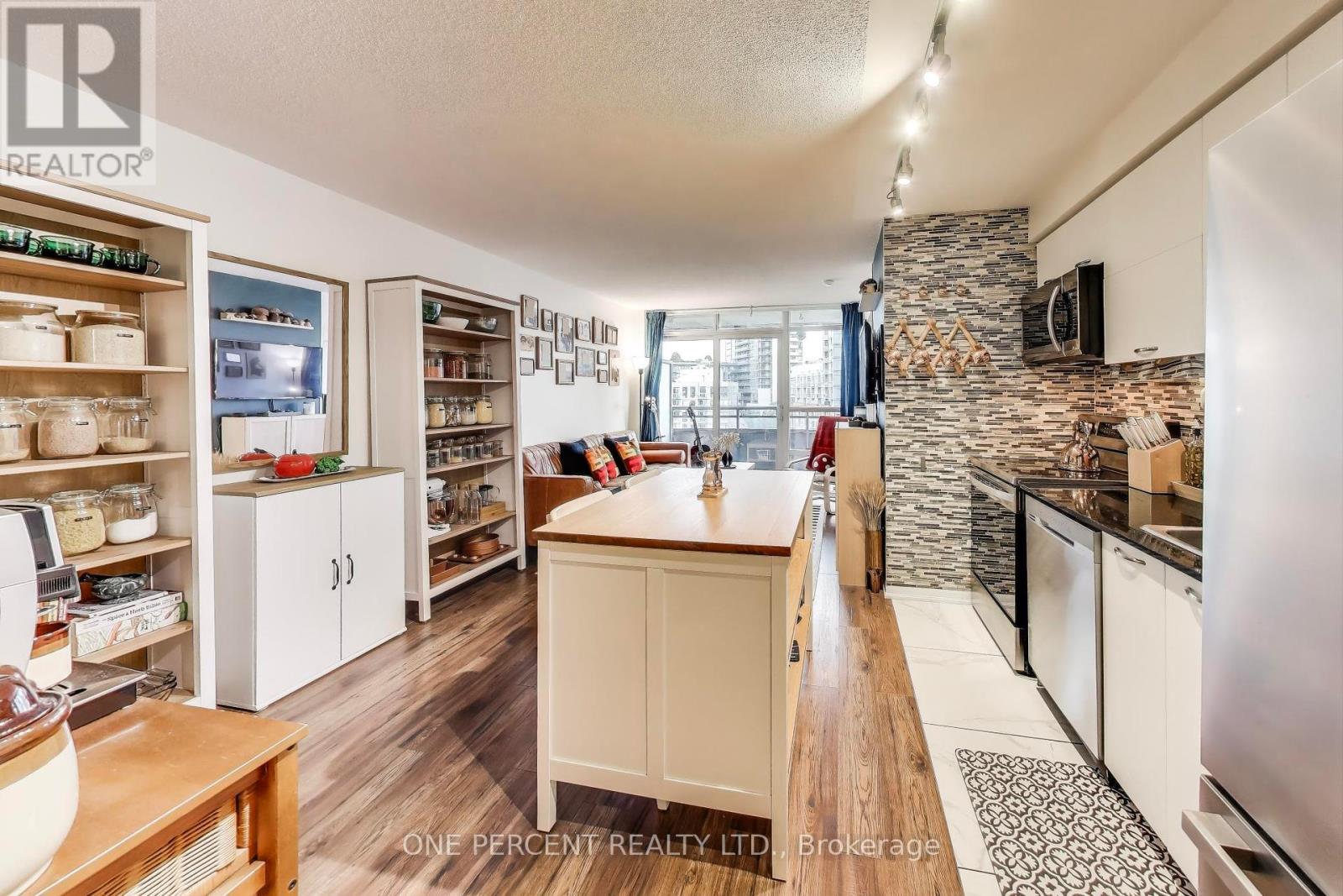 723 - 38 Joe Shuster Way, Toronto, Ontario  M6K 0A5 - Photo 7 - W12425679