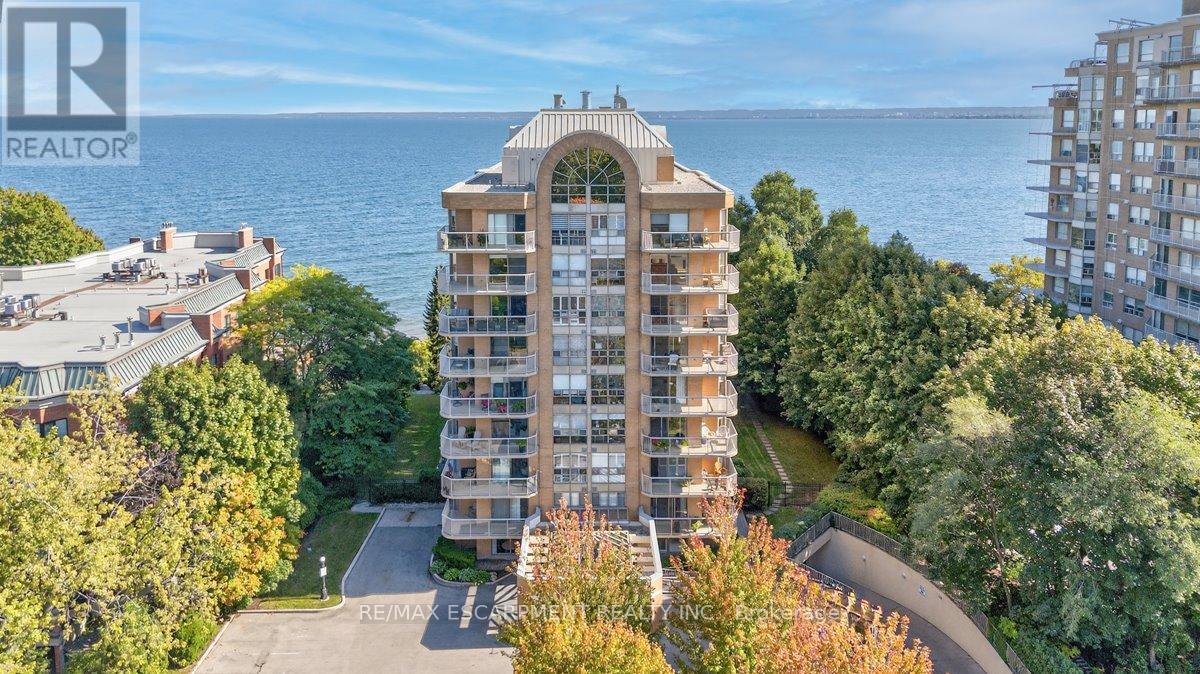 203 - 2210 Lakeshore Road, Burlington (Brant), Ontario  L7R 4J9 - Photo 1 - W12425689