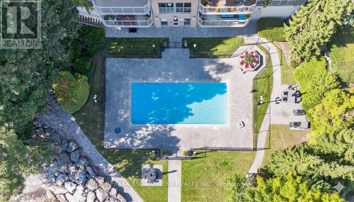 203 - 2210 Lakeshore Road, Burlington (Brant), Ontario  L7R 4J9 - Photo 11 - W12425689