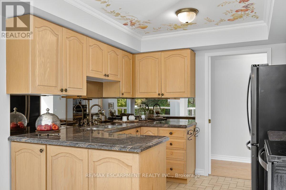 203 - 2210 Lakeshore Road, Burlington (Brant), Ontario  L7R 4J9 - Photo 24 - W12425689