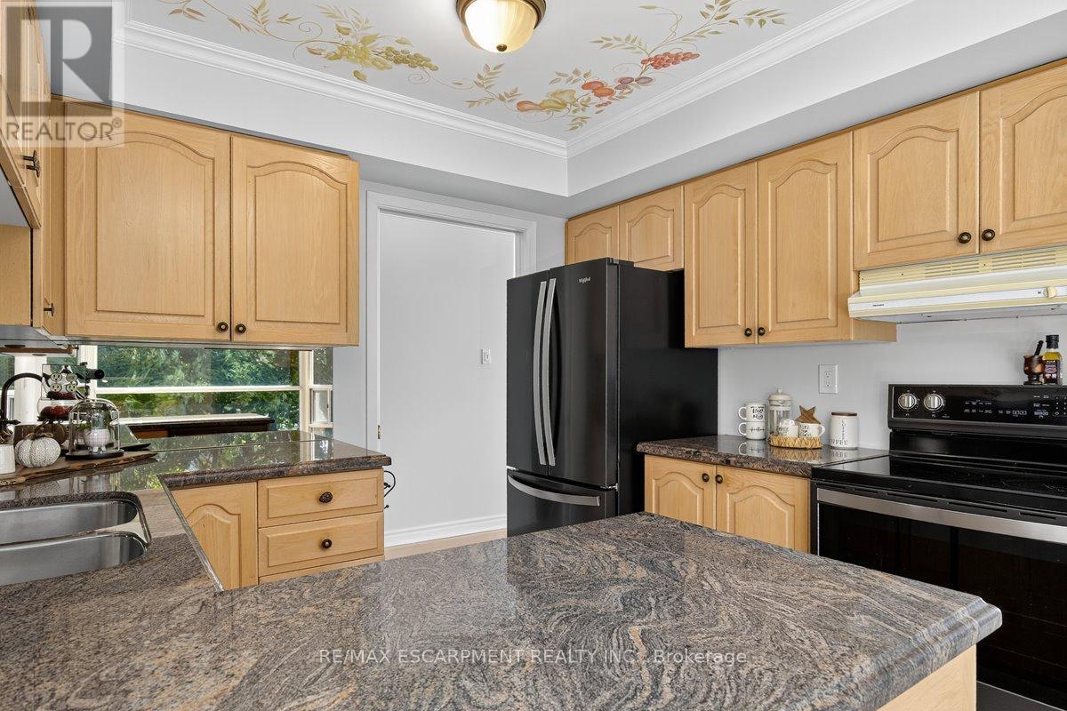 203 - 2210 Lakeshore Road, Burlington (Brant), Ontario  L7R 4J9 - Photo 25 - W12425689