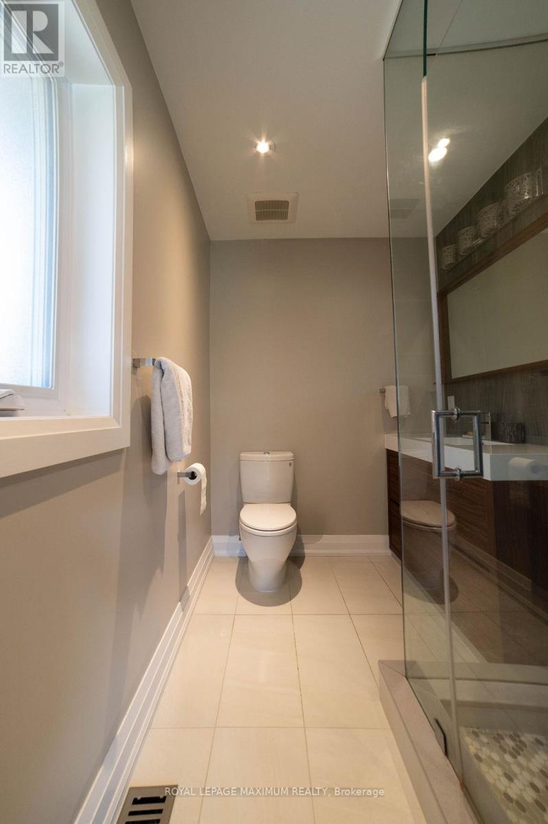 76 Langholm Drive, Toronto, Ontario  M3M 2R8 - Photo 15 - W12425690