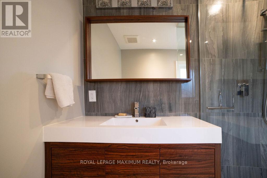 76 Langholm Drive, Toronto, Ontario  M3M 2R8 - Photo 16 - W12425690