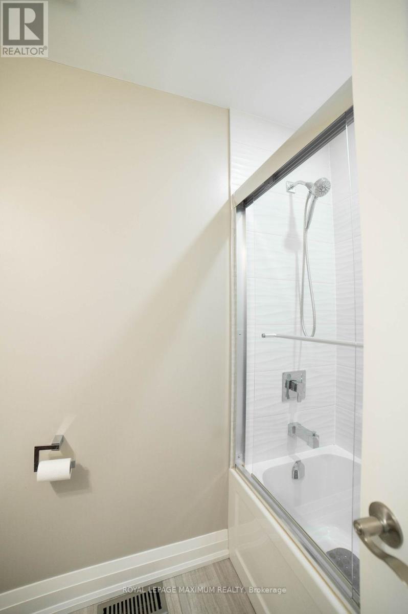 76 Langholm Drive, Toronto, Ontario  M3M 2R8 - Photo 24 - W12425690