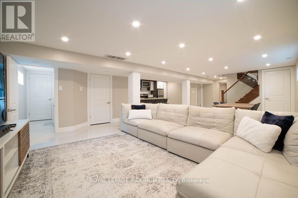 76 Langholm Drive, Toronto, Ontario  M3M 2R8 - Photo 28 - W12425690