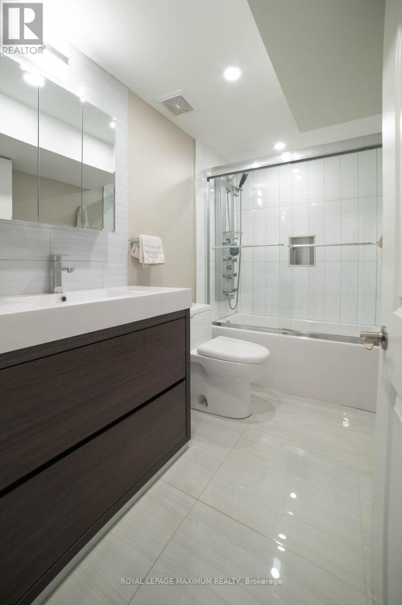 76 Langholm Drive, Toronto, Ontario  M3M 2R8 - Photo 33 - W12425690