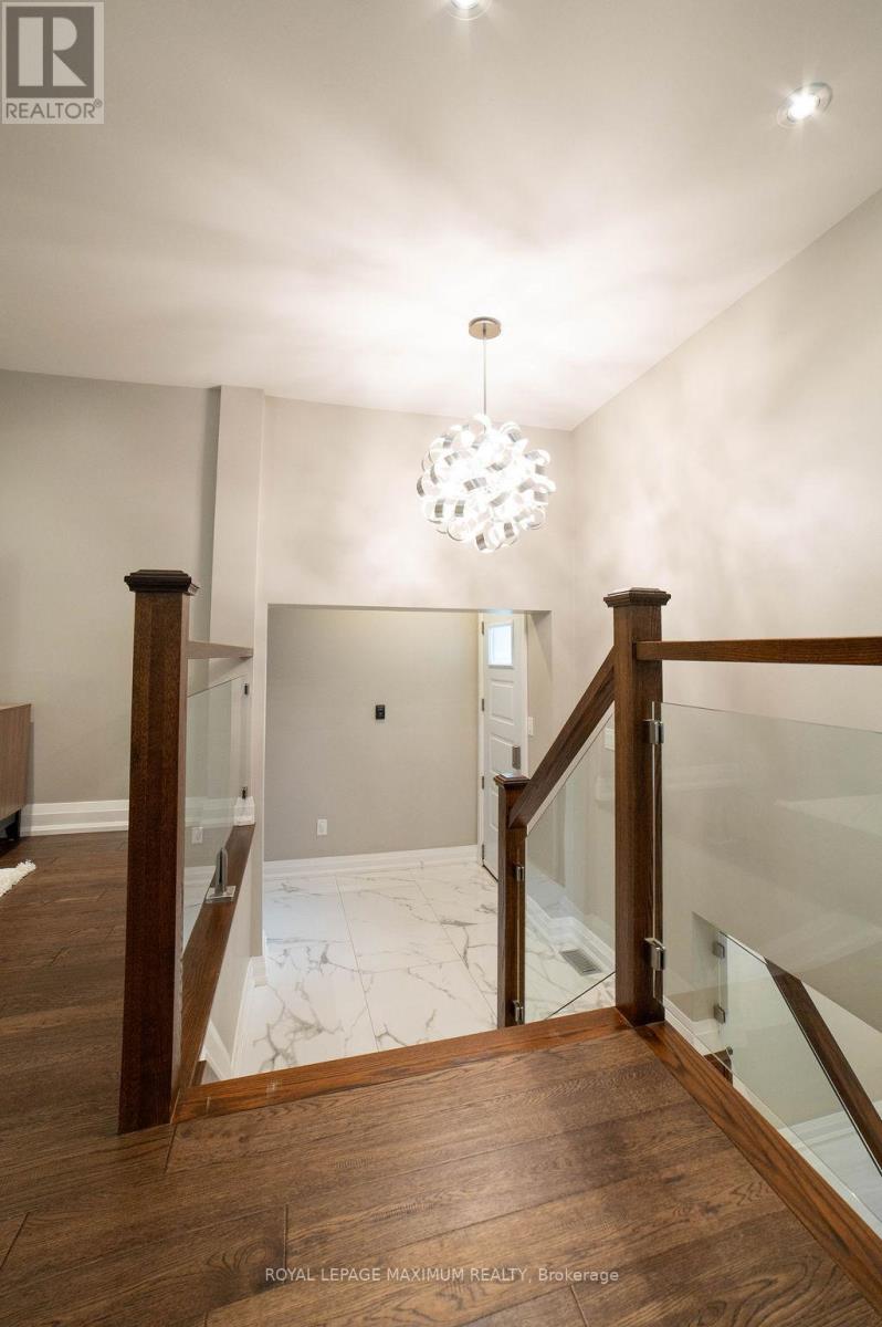76 Langholm Drive, Toronto, Ontario  M3M 2R8 - Photo 4 - W12425690