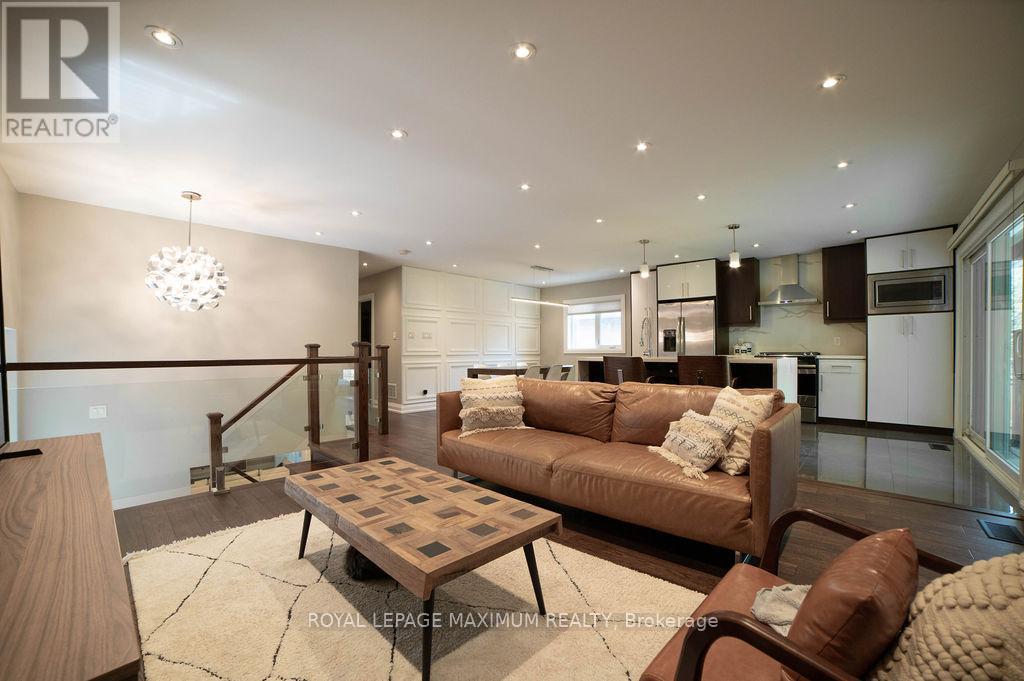76 Langholm Drive, Toronto, Ontario  M3M 2R8 - Photo 8 - W12425690