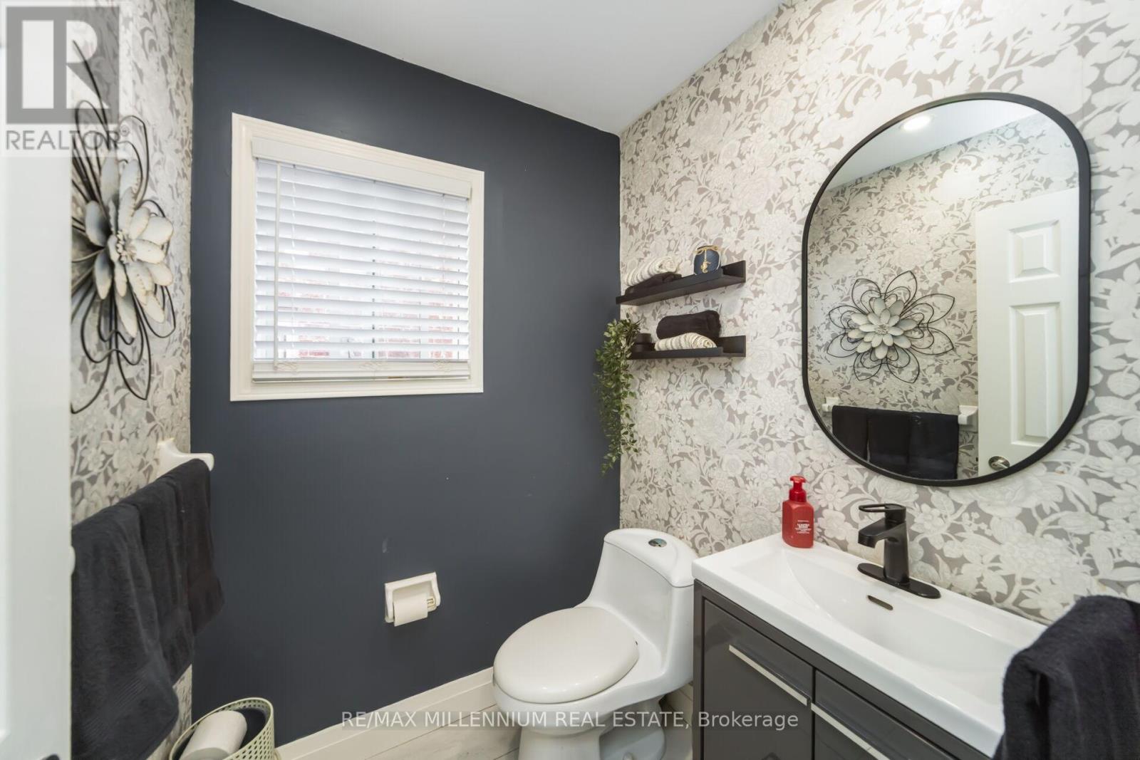 6881 Forest Park Drive, Mississauga, Ontario  L5N 6X7 - Photo 21 - W12425713
