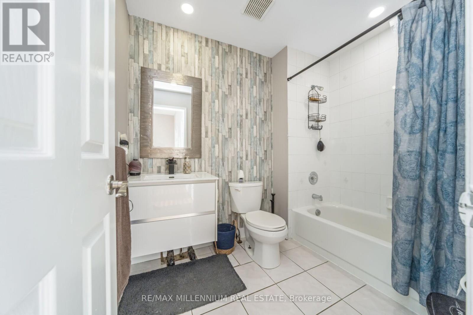 6881 Forest Park Drive, Mississauga, Ontario  L5N 6X7 - Photo 34 - W12425713