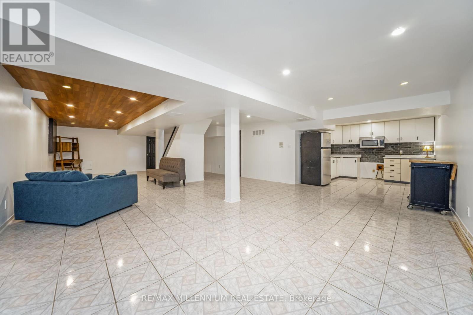 6881 Forest Park Drive, Mississauga, Ontario  L5N 6X7 - Photo 36 - W12425713