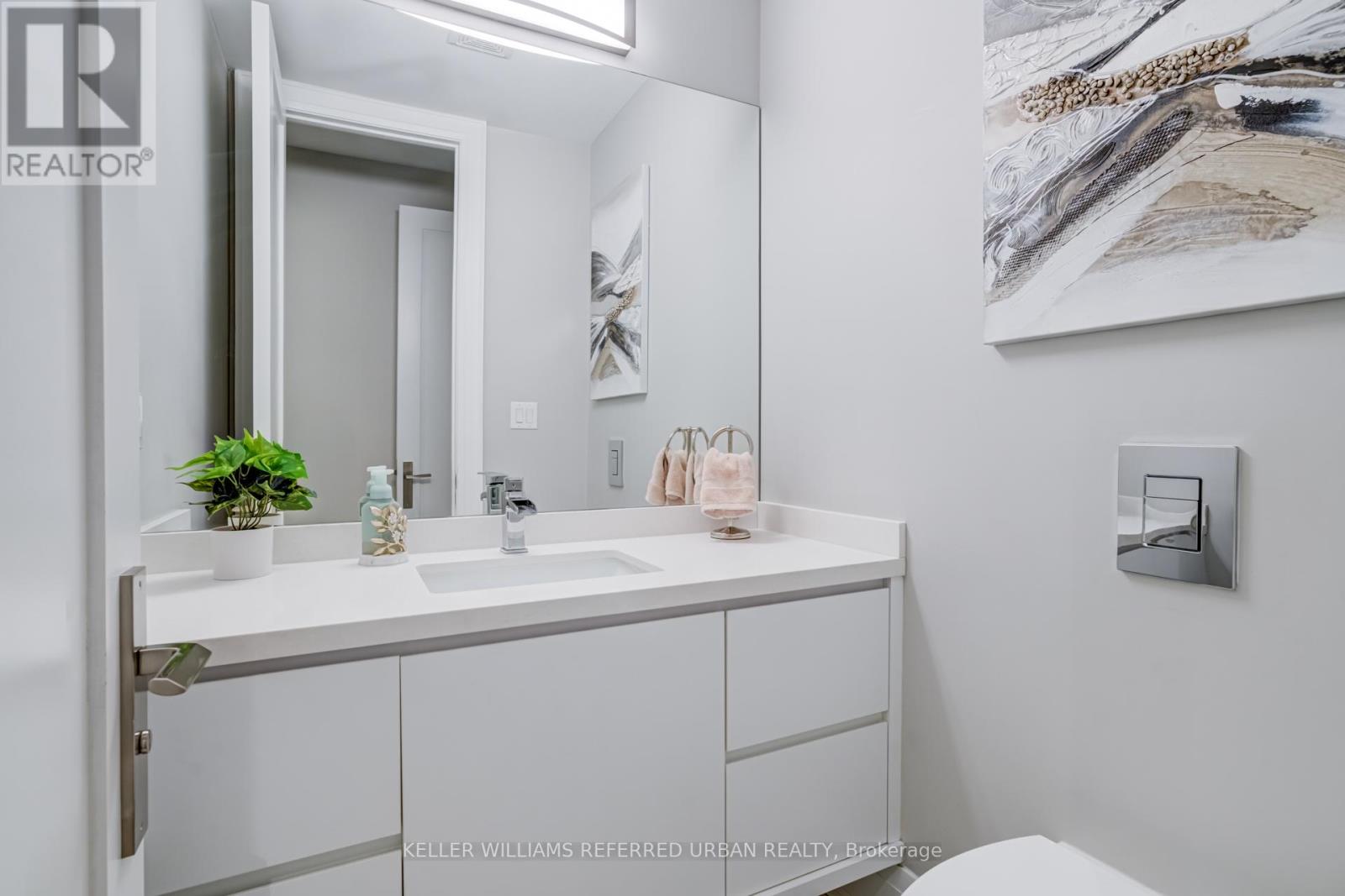1376 Applewood Road, Mississauga, Ontario  L5E 2M1 - Photo 20 - W12425720