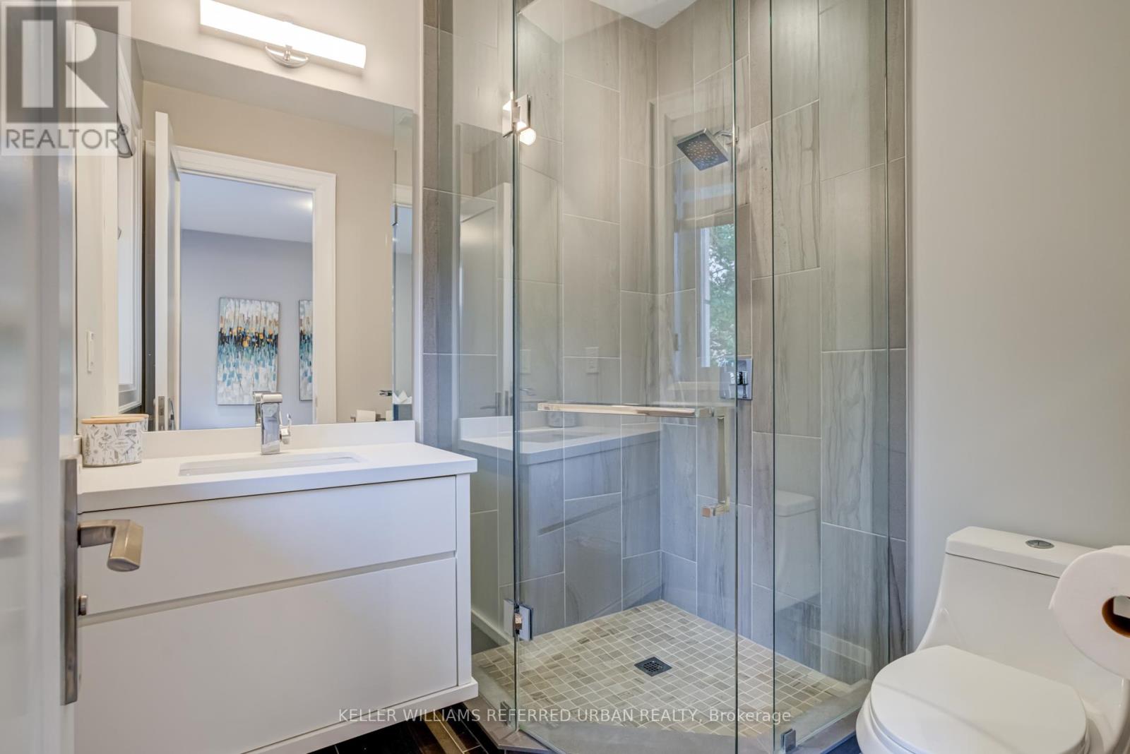 1376 Applewood Road, Mississauga, Ontario  L5E 2M1 - Photo 30 - W12425720