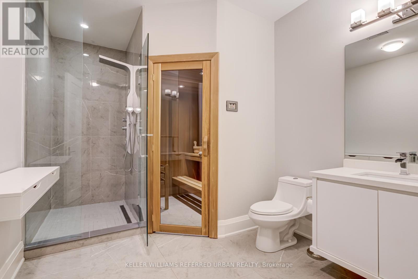 1376 Applewood Road, Mississauga, Ontario  L5E 2M1 - Photo 36 - W12425720