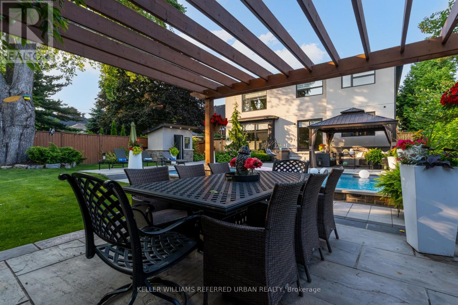 1376 Applewood Road, Mississauga, Ontario  L5E 2M1 - Photo 45 - W12425720