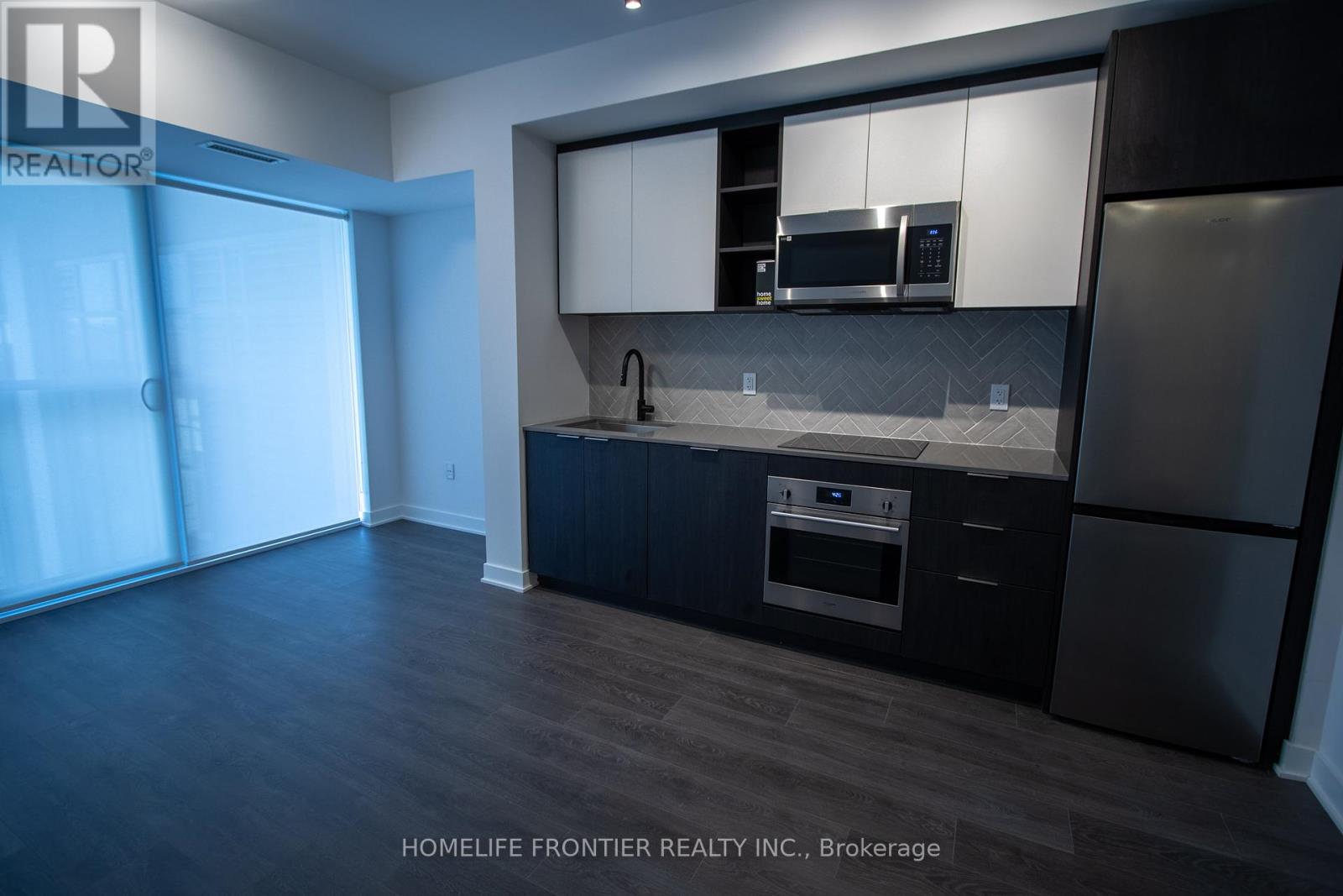 211 - 36 Zorra Street, Toronto, Ontario  M8Z 4Z7 - Photo 6 - W12425726