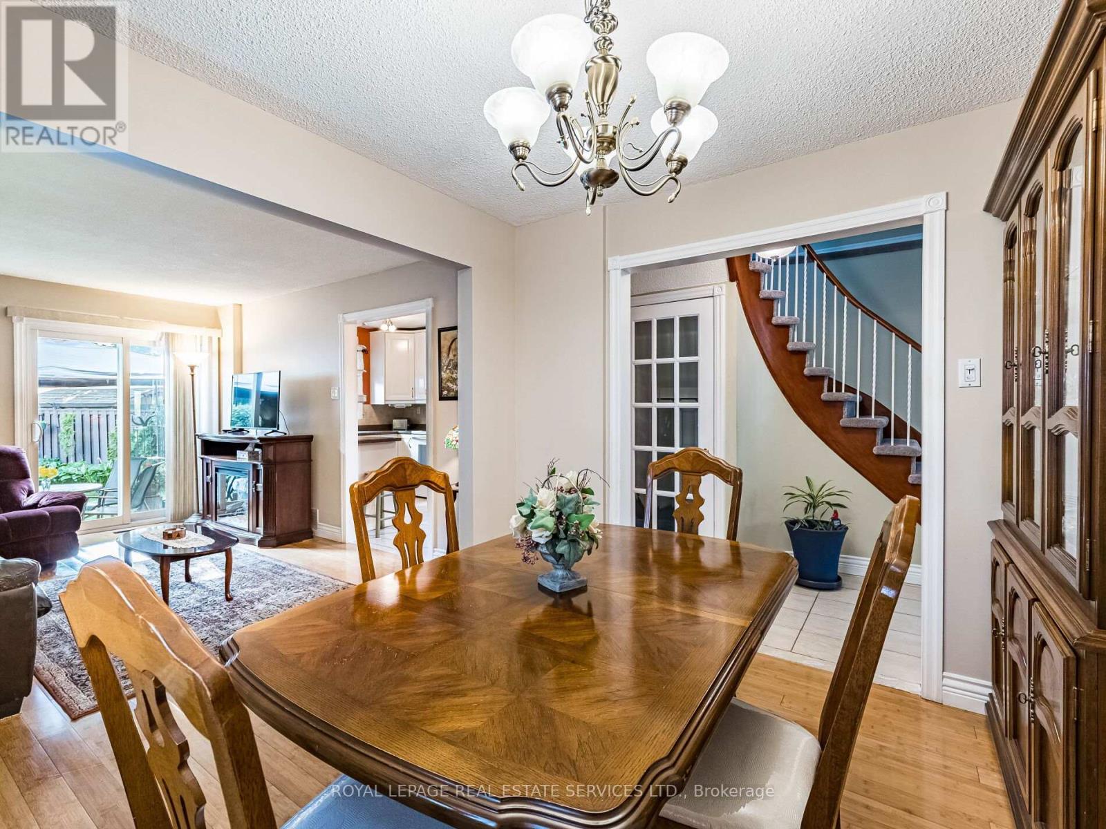 77 Martindale Crescent, Brampton, Ontario  L6X 2T8 - Photo 13 - W12425752