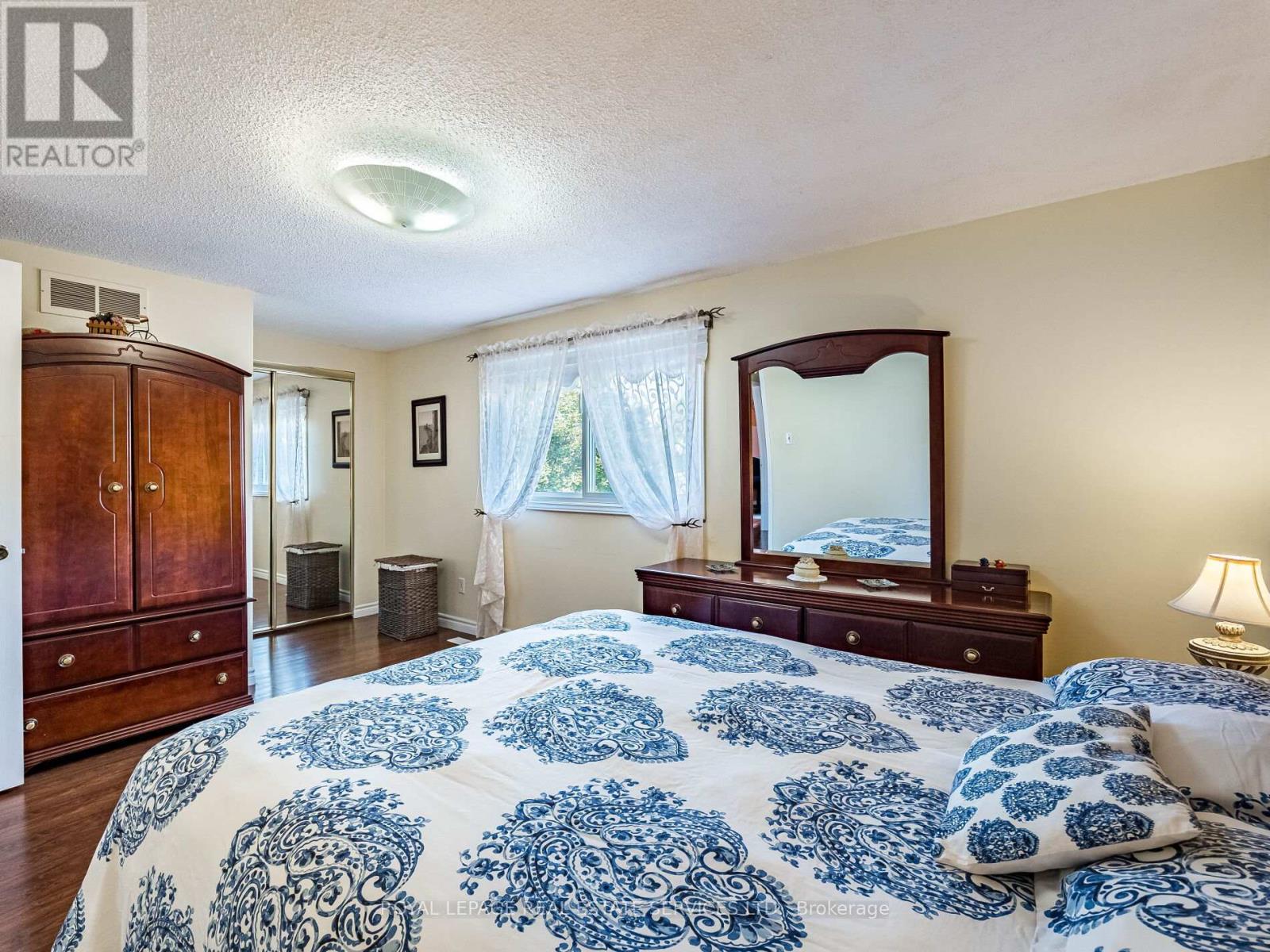 77 Martindale Crescent, Brampton, Ontario  L6X 2T8 - Photo 21 - W12425752