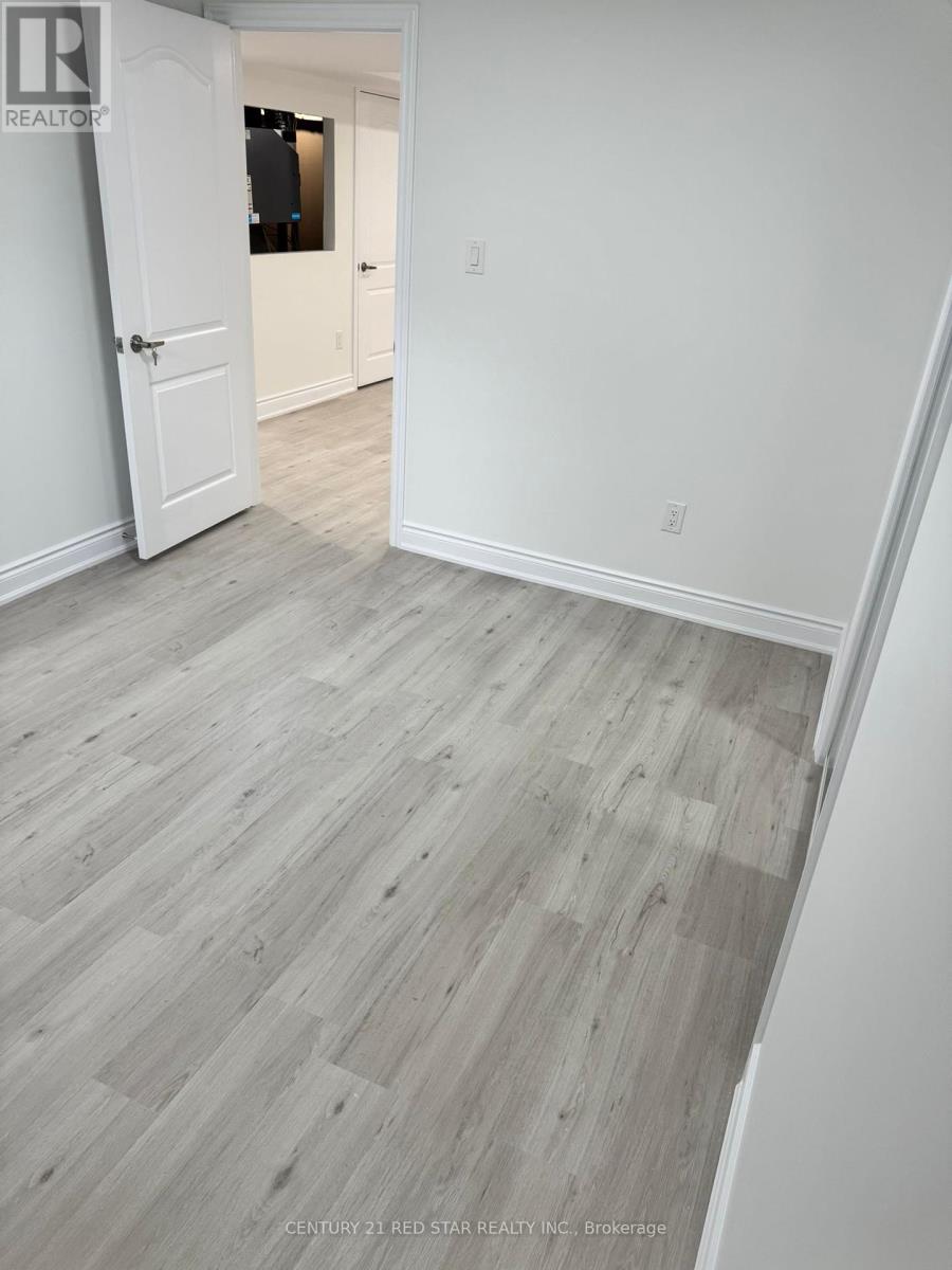 1 Goodview Drive, Brampton, Ontario  L6R 4C5 - Photo 7 - W12425759
