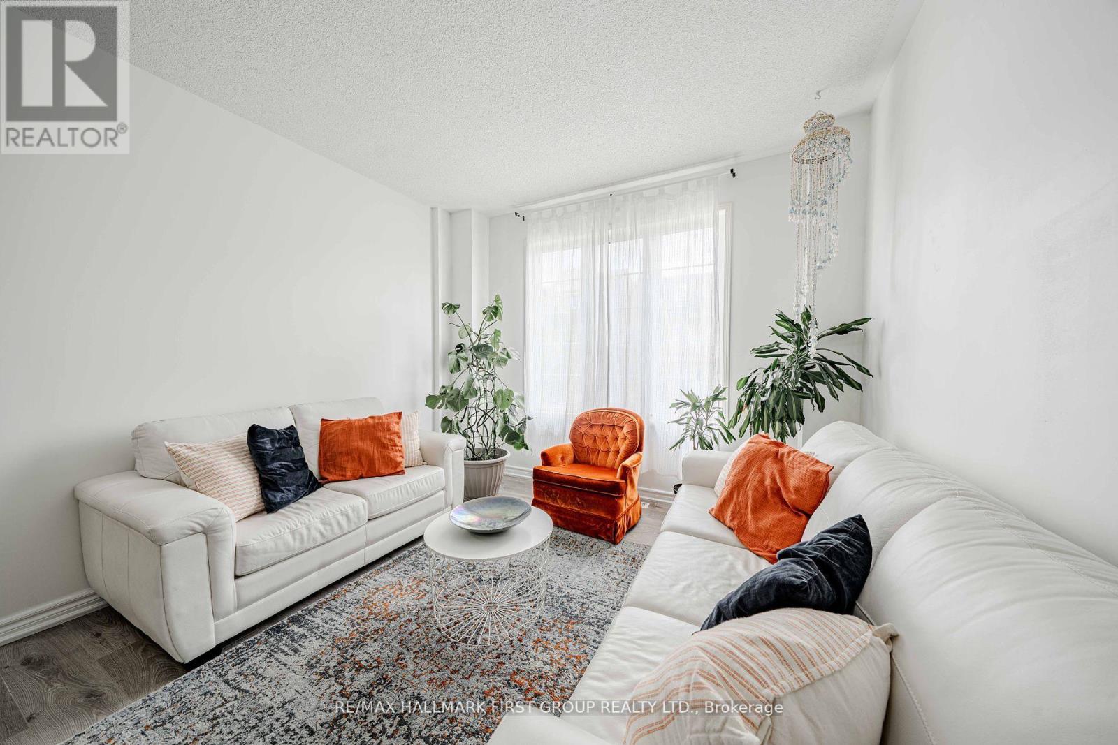19 Kidd Terrace, Toronto, Ontario  M3J 3S9 - Photo 10 - W12425770