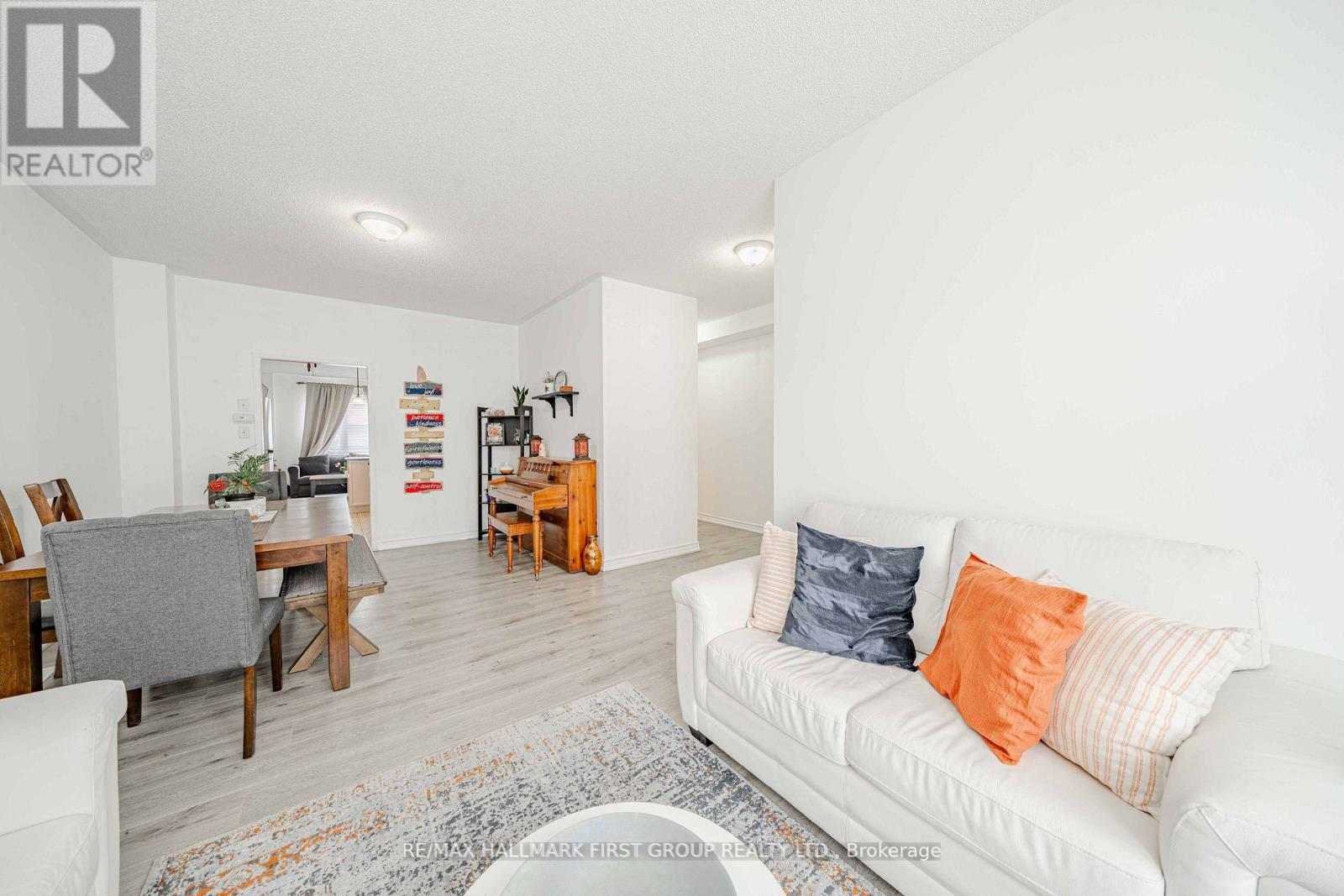 19 Kidd Terrace, Toronto, Ontario  M3J 3S9 - Photo 11 - W12425770