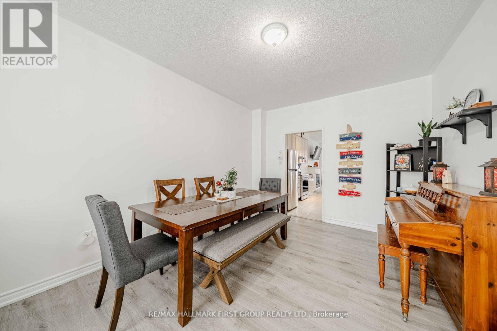 19 Kidd Terrace, Toronto, Ontario  M3J 3S9 - Photo 13 - W12425770