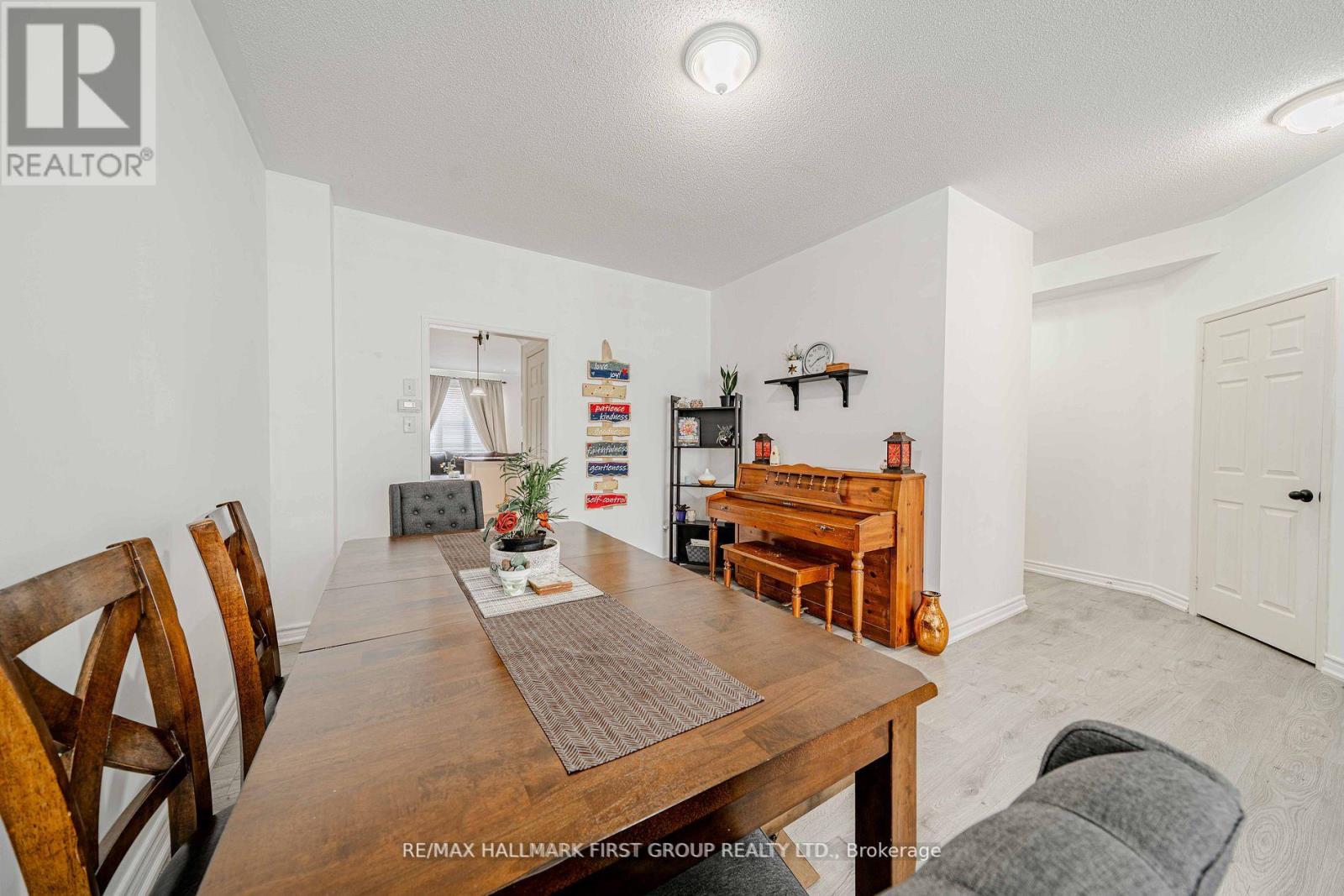 19 Kidd Terrace, Toronto, Ontario  M3J 3S9 - Photo 14 - W12425770