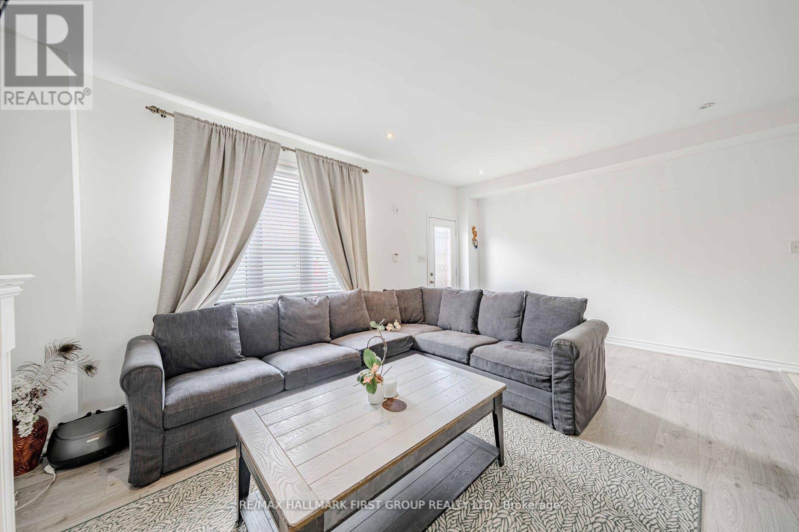 19 Kidd Terrace, Toronto, Ontario  M3J 3S9 - Photo 21 - W12425770