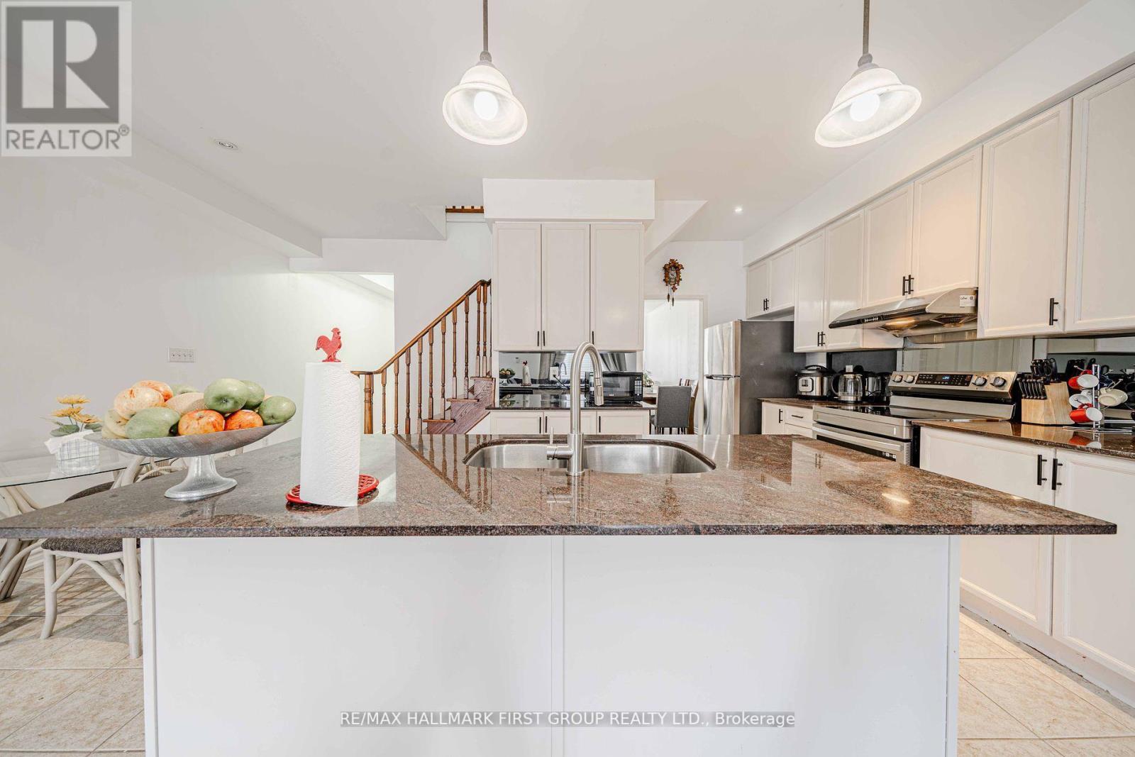 19 Kidd Terrace, Toronto, Ontario  M3J 3S9 - Photo 24 - W12425770