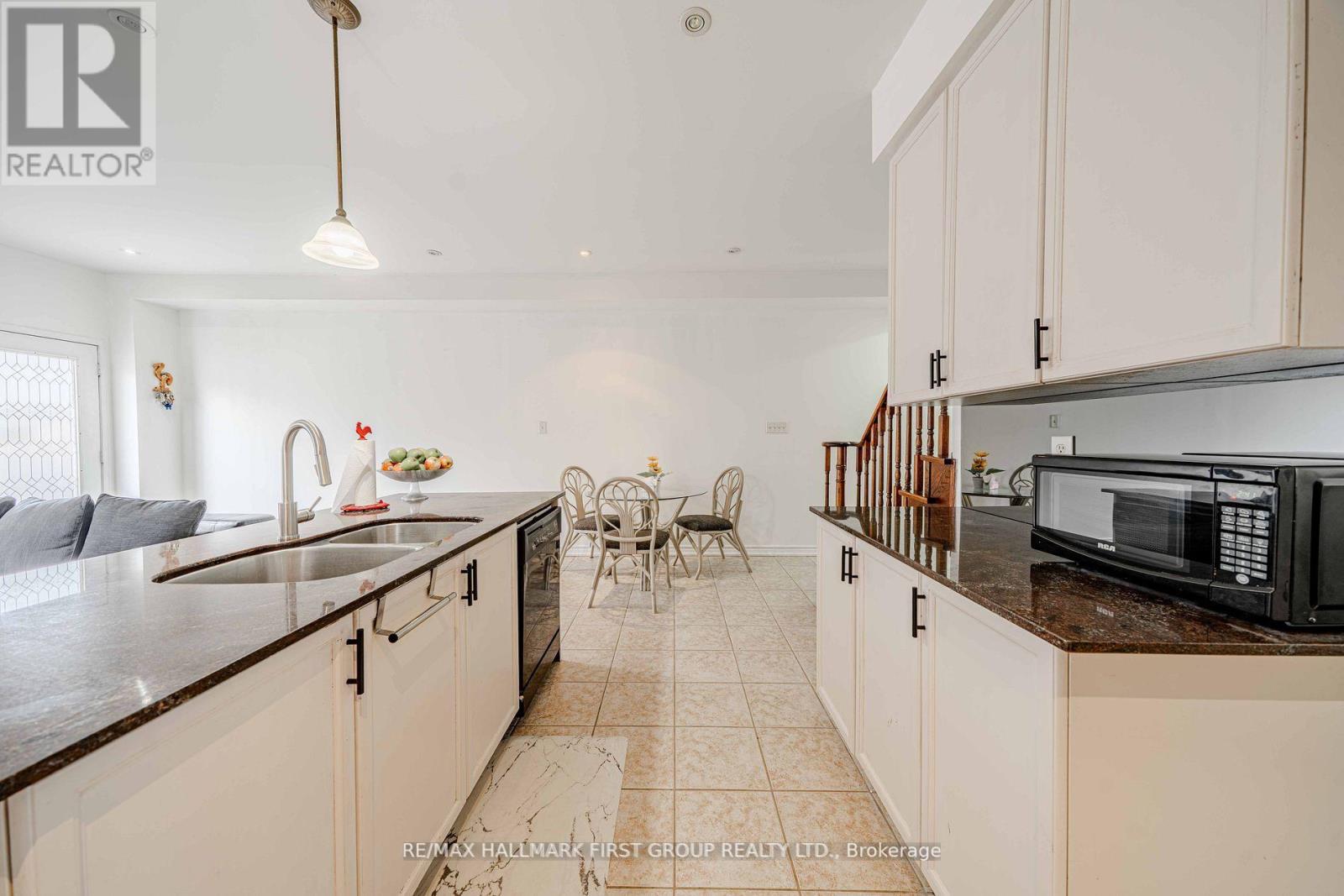 19 Kidd Terrace, Toronto, Ontario  M3J 3S9 - Photo 25 - W12425770