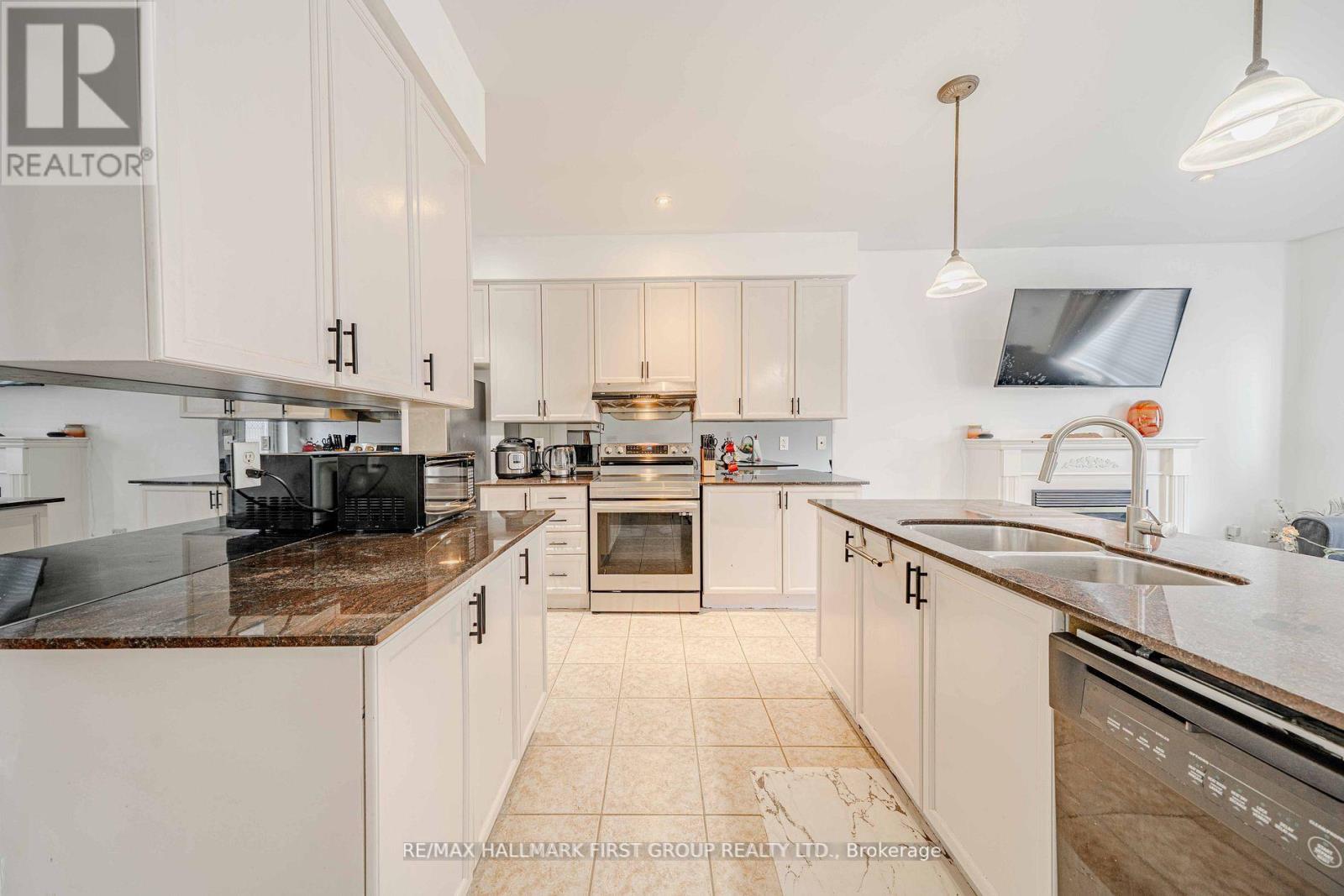 19 Kidd Terrace, Toronto, Ontario  M3J 3S9 - Photo 28 - W12425770
