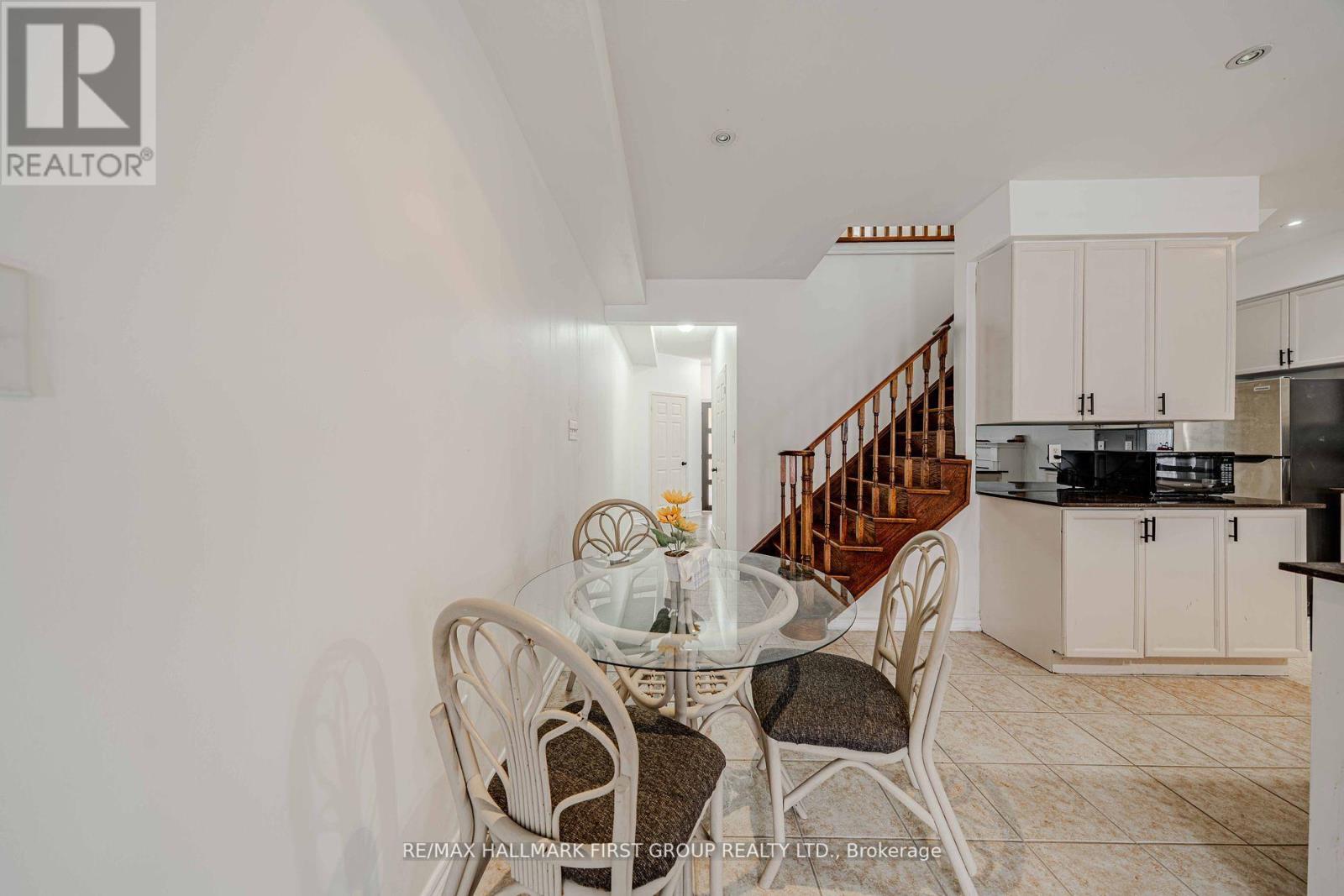 19 Kidd Terrace, Toronto, Ontario  M3J 3S9 - Photo 31 - W12425770