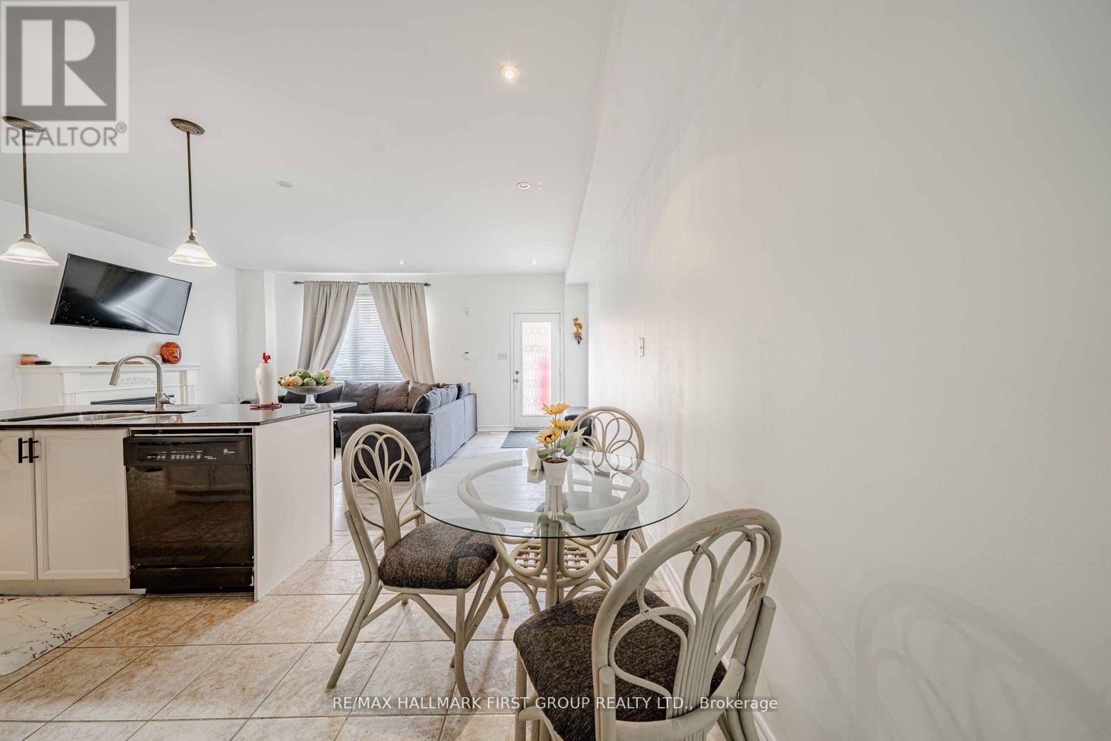 19 Kidd Terrace, Toronto, Ontario  M3J 3S9 - Photo 32 - W12425770